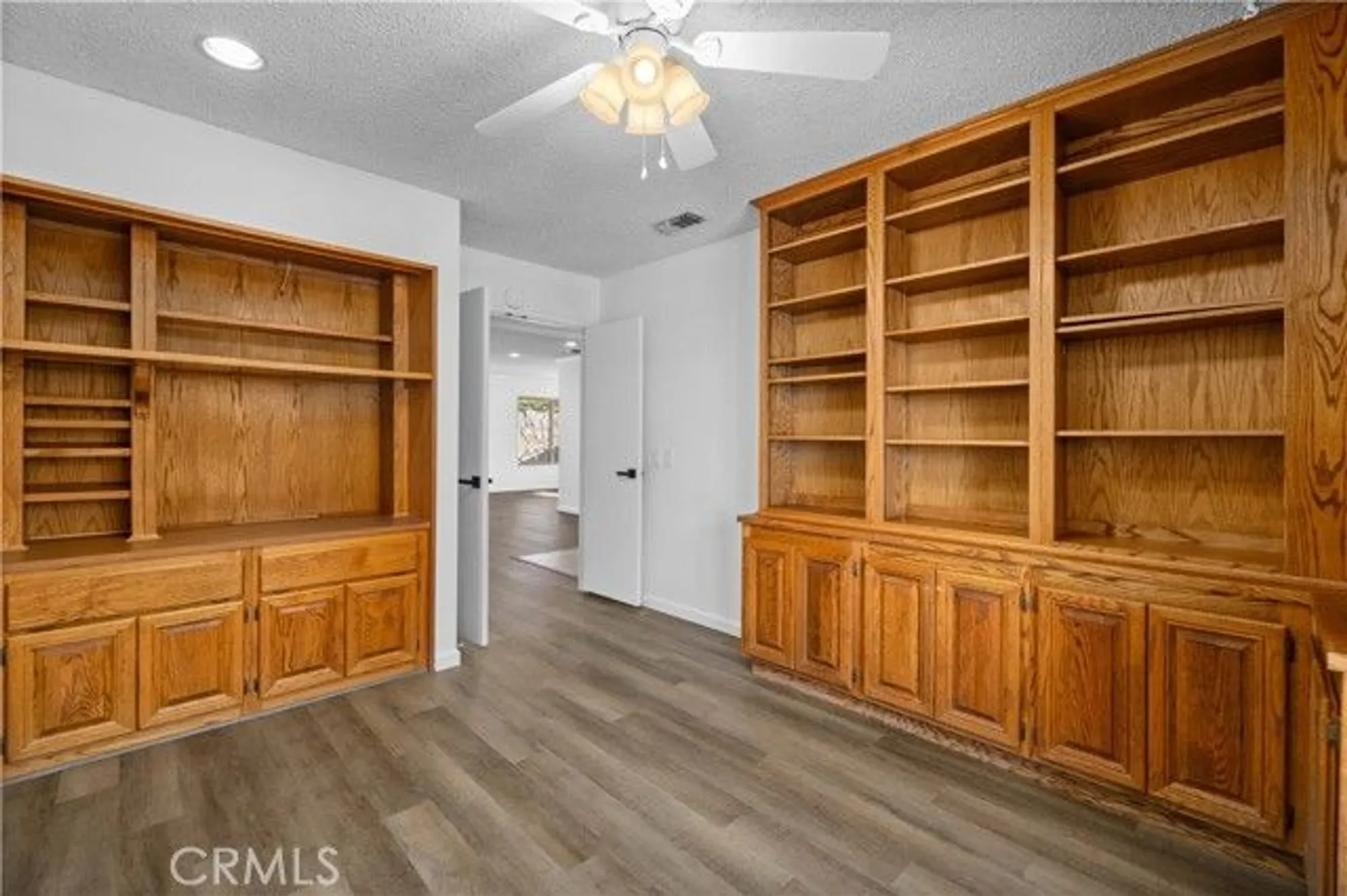 Property Slideshow image 21 of 34 | 26562 cardwick ct, Newhall, CA, 91321