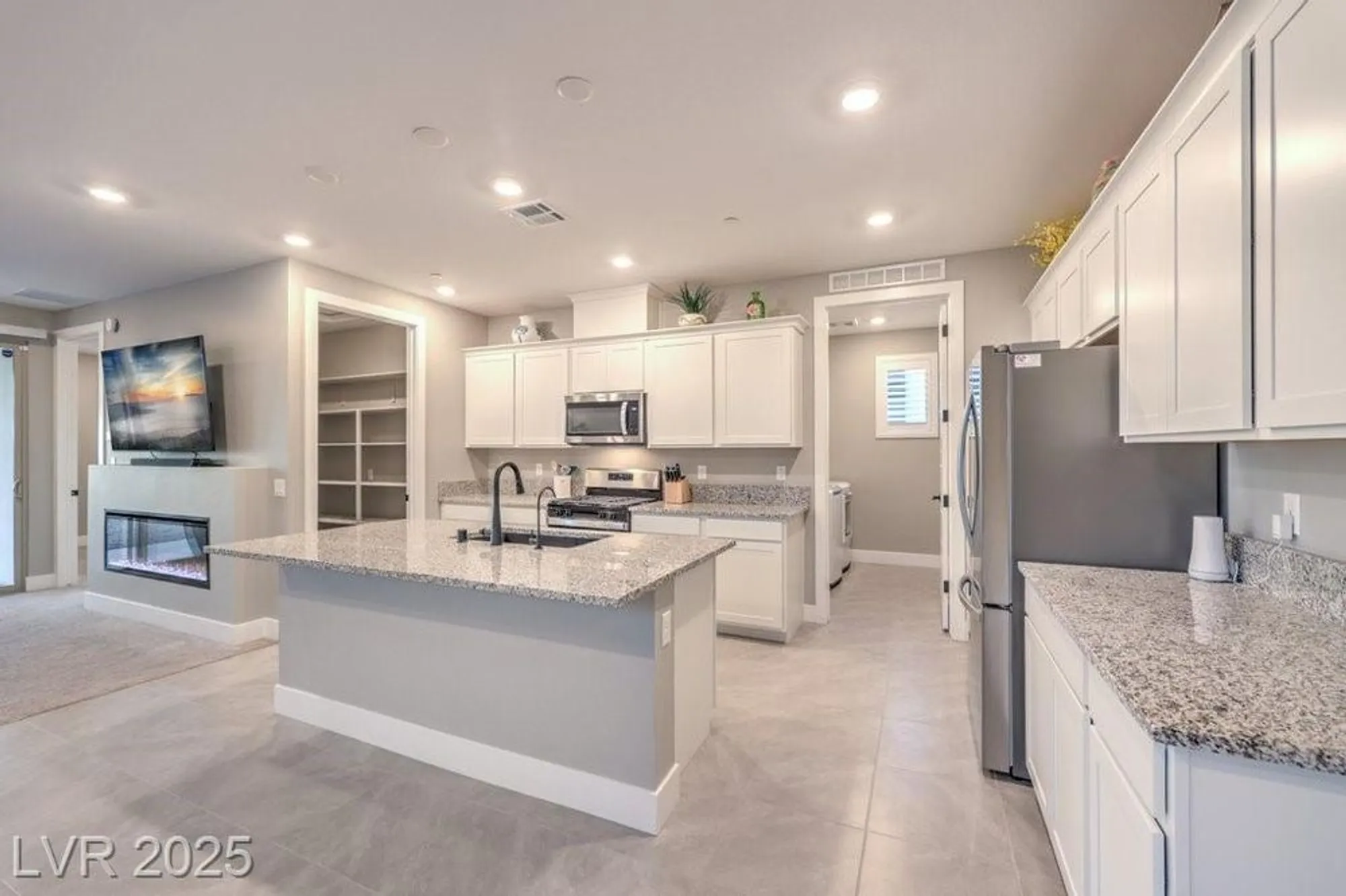 Property Slideshow image 9 of 48 | 70 lake bluff ct, Henderson, NV, 89011