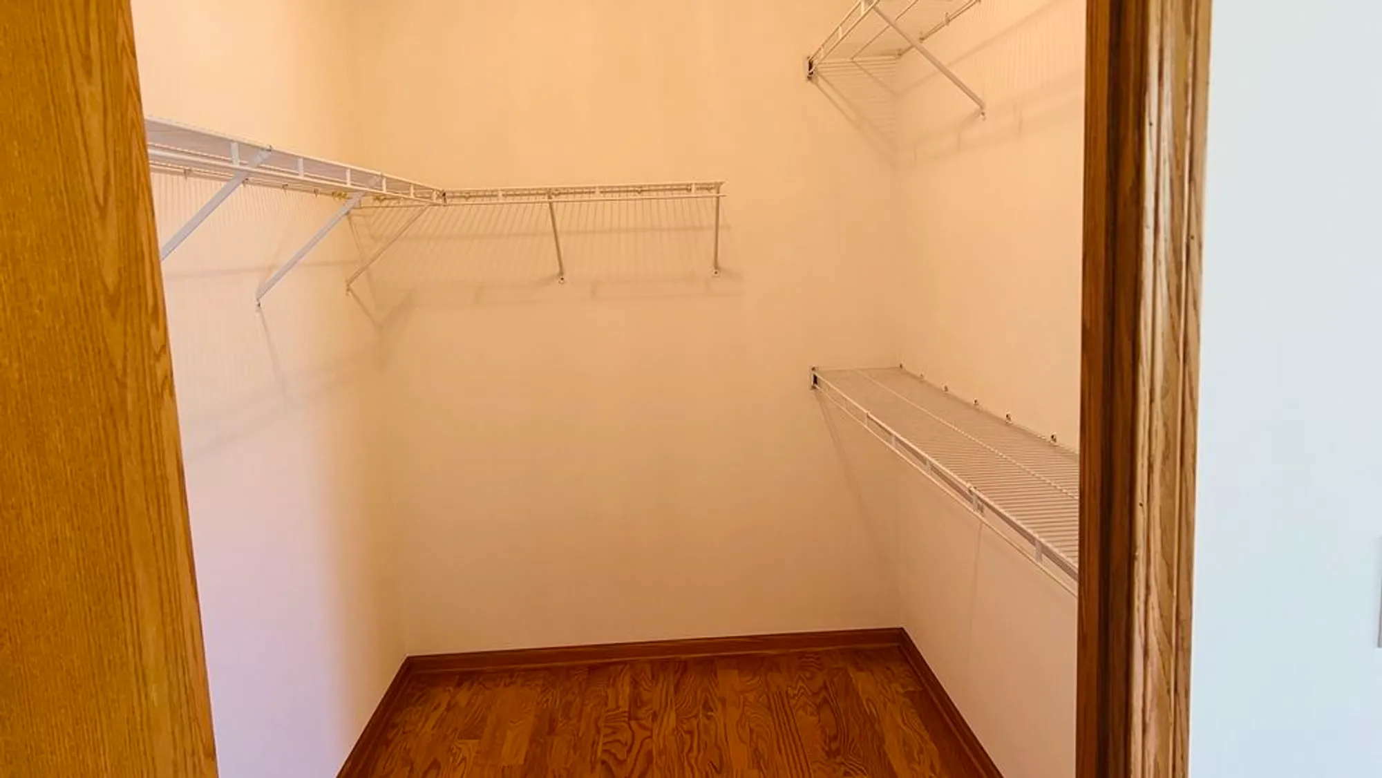 Property Slideshow image 9 of 18 | 20827 w honeysuckle ct, Plainfield, IL, 60544