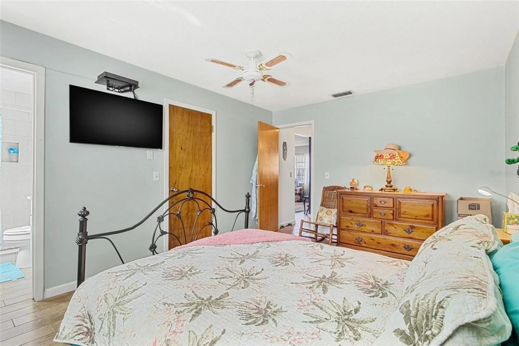 Property Slideshow image 9 of 30 | 5005 lily street pl, Pinellas Park, FL, 33782