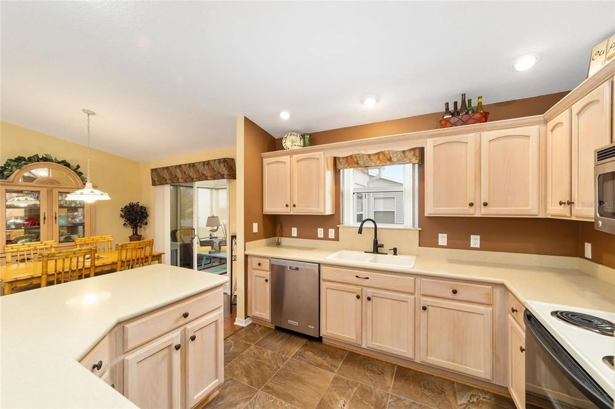 Property Slideshow image 6 of 34 | 3466 richmond dr, The Villages, FL, 32162
