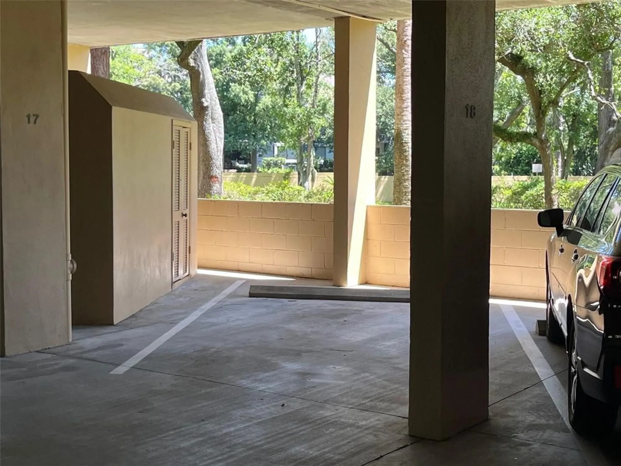 Property Slideshow image 34 of 57 | 3062 eastland blvd unit 402, Clearwater, FL, 33761