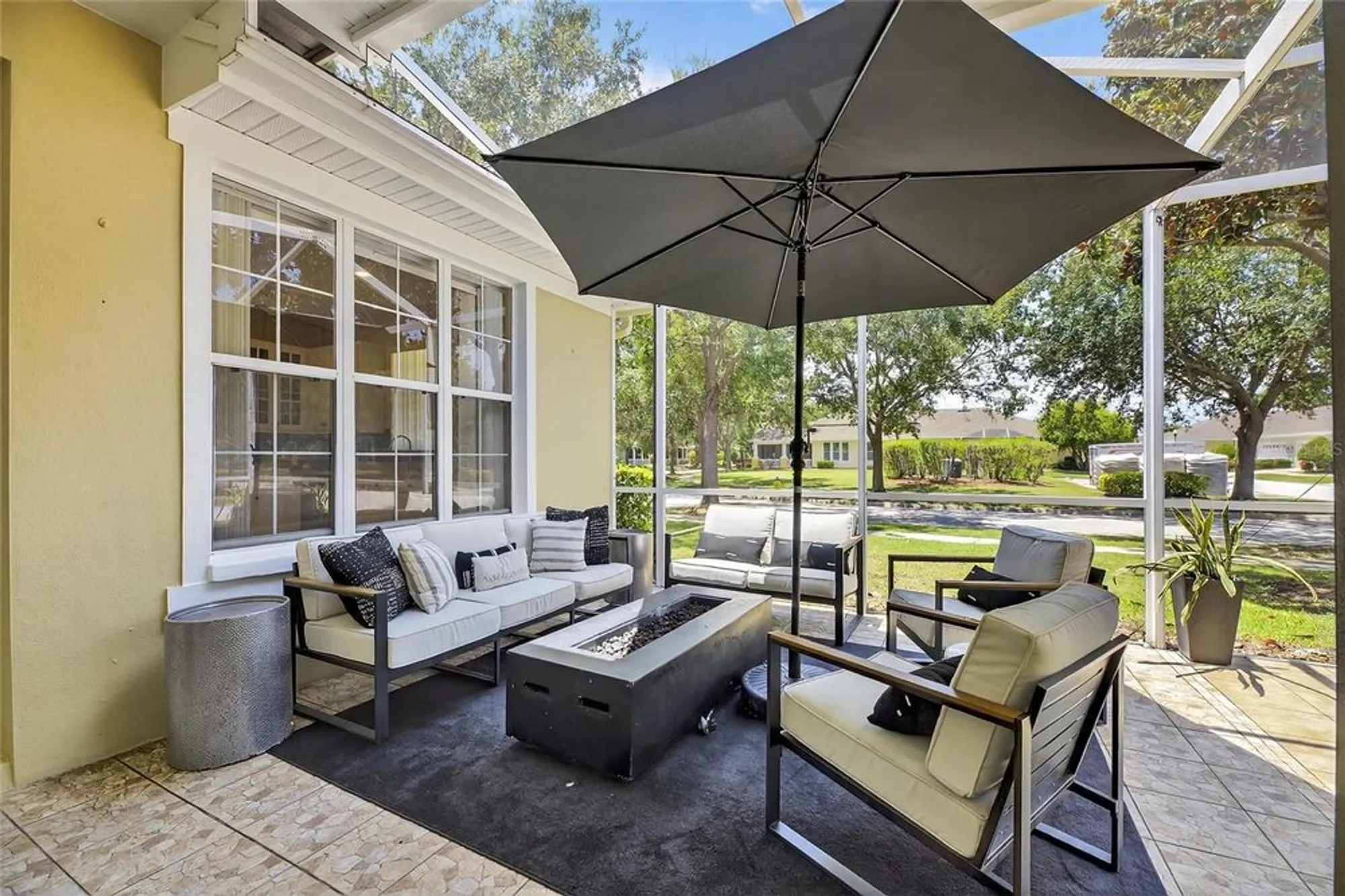 Property Slideshow image 39 of 59 | 208 oceania ct, Apollo Beach, FL, 33572