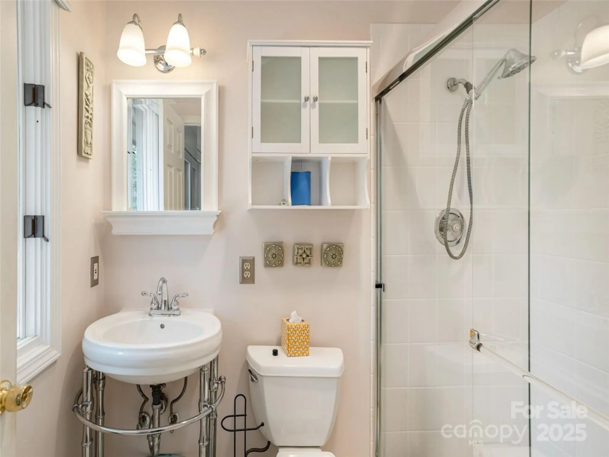 Property Slideshow image 23 of 35 | 204 greenleaf dr, Flat Rock, NC, 28731