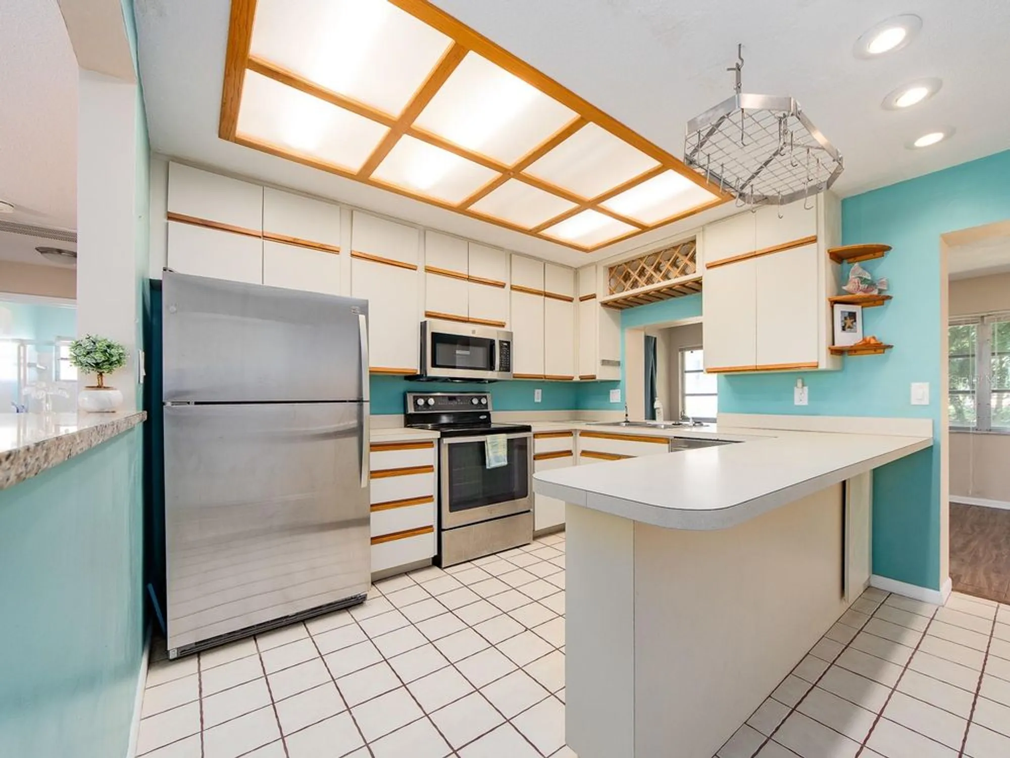 Property Slideshow image 7 of 30 | 9157 140th way, Seminole, FL, 33776