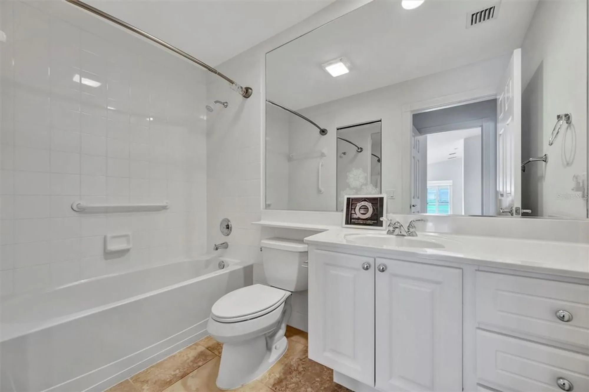 Property Slideshow image 27 of 51 | 5955 benevento dr, Sarasota, FL, 34238