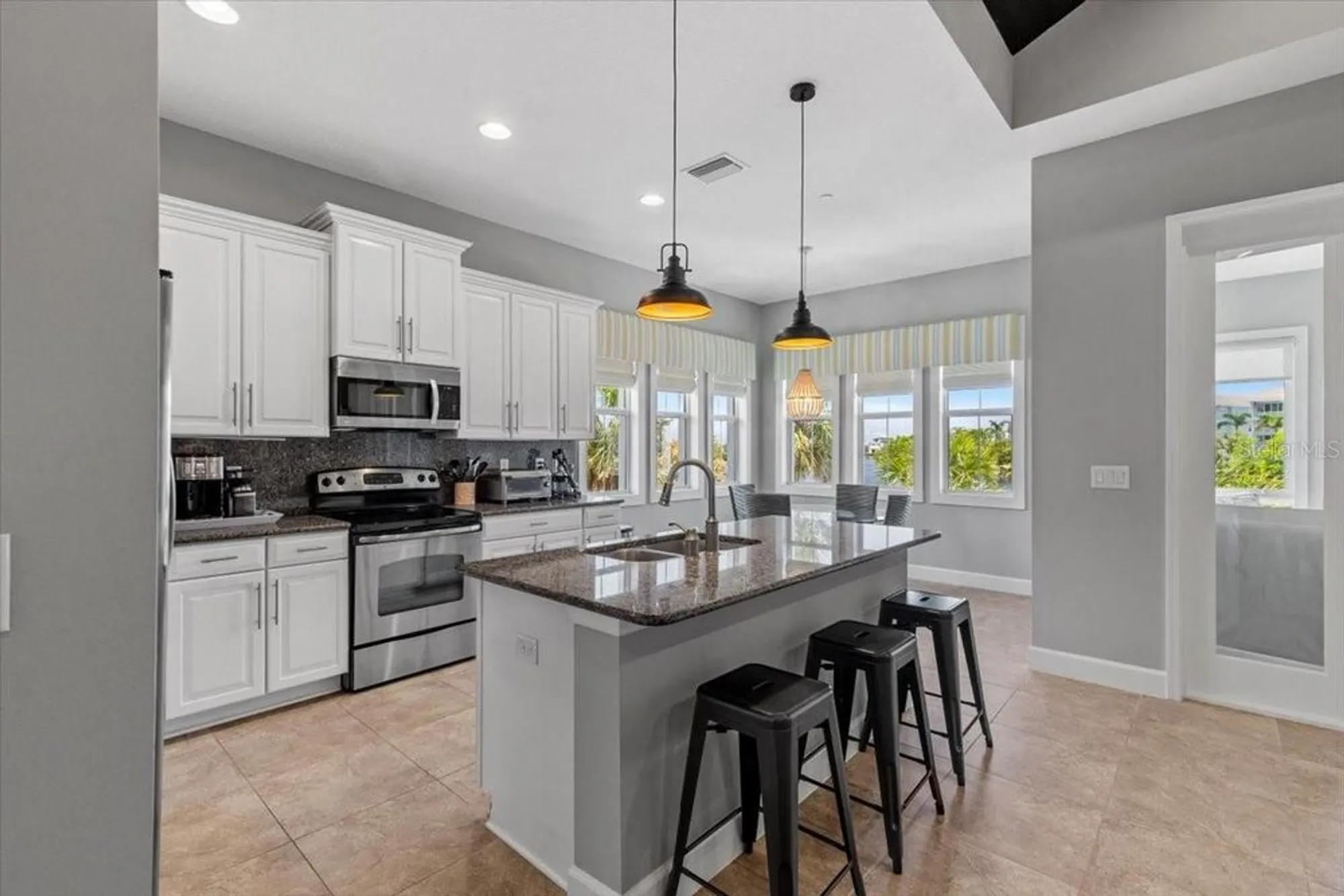 Property Slideshow image 19 of 88 | 340 sapphire lake dr 202, Bradenton, FL, 34209