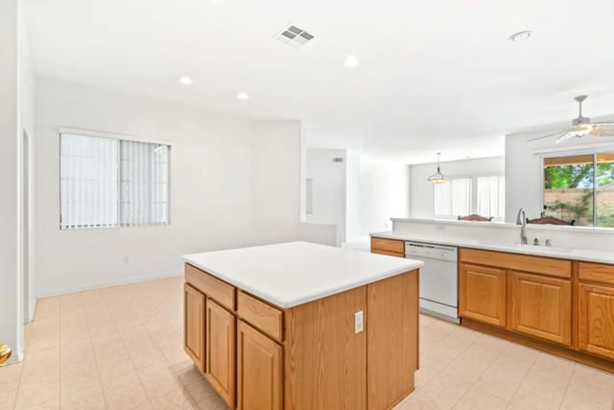 Property Slideshow image 16 of 49 | 80157 royal birkdale dr, Indio, CA, 92201