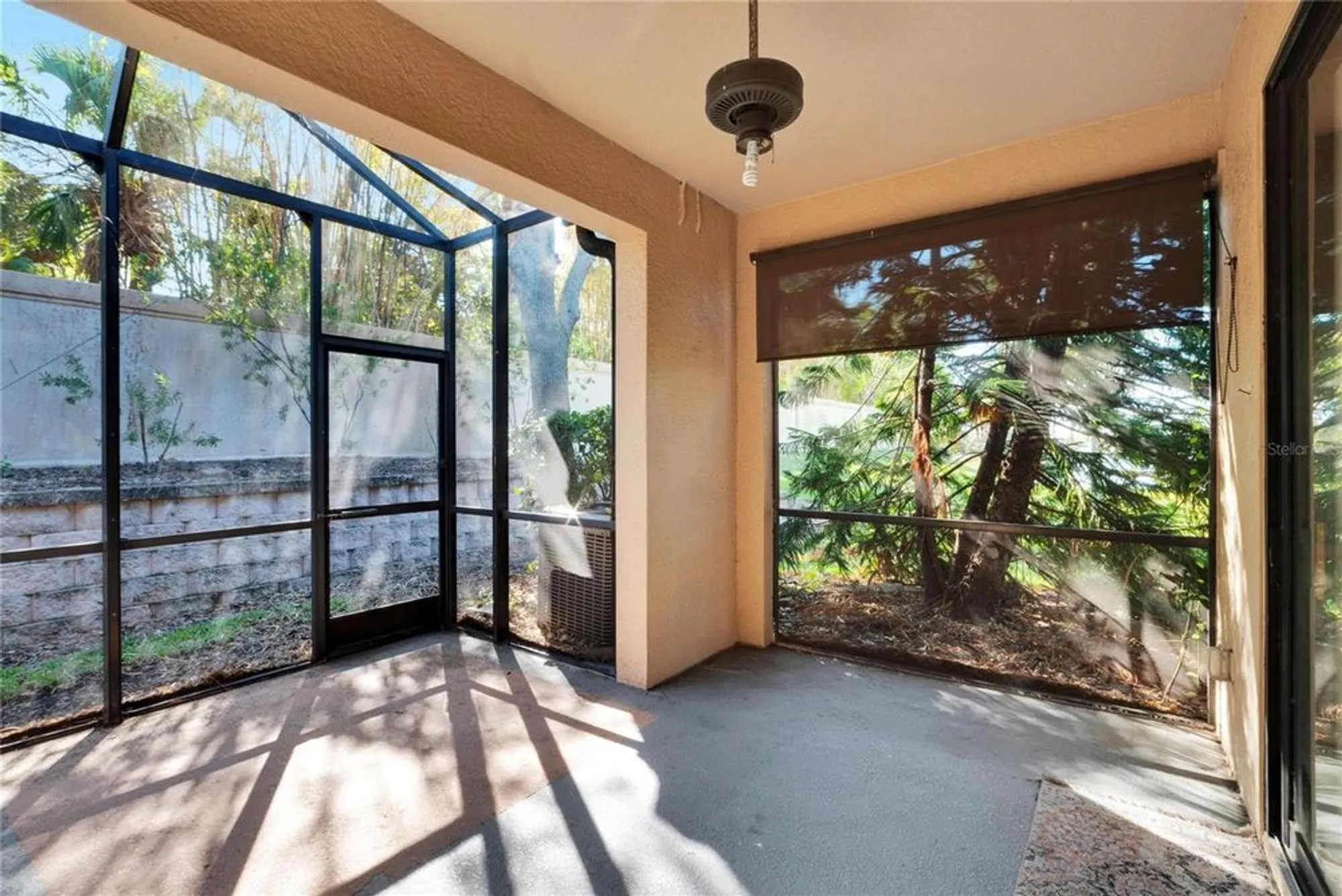 Property Slideshow image 43 of 67 | 204 mystic falls dr, Apollo Beach, FL, 33572