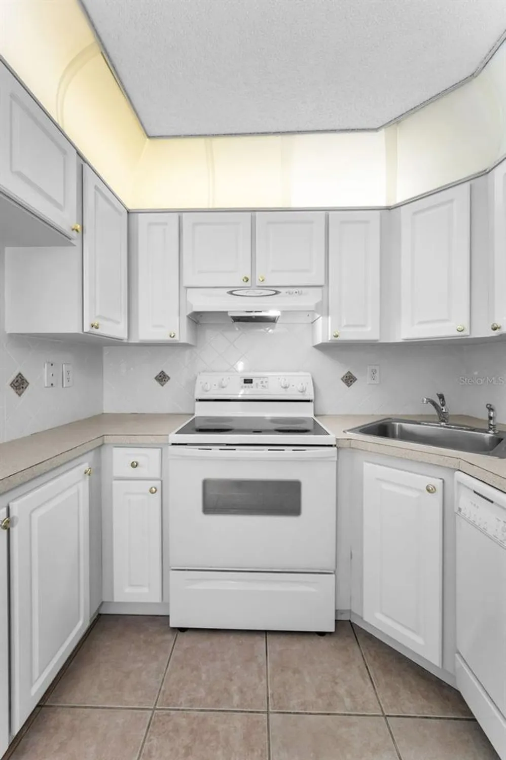 Property Slideshow image 27 of 62 | 2687 pine ridge way f2, Palm Harbor, FL, 34684