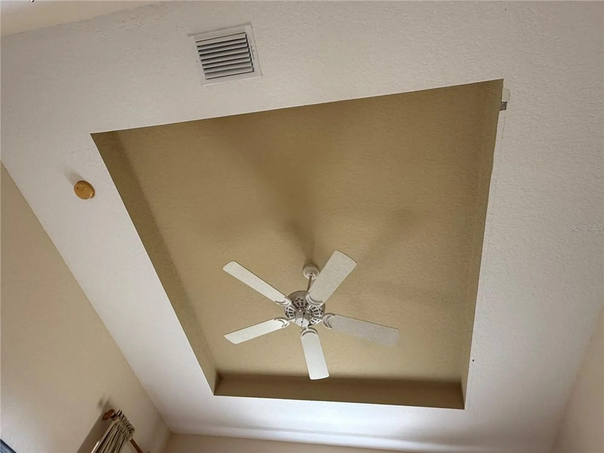 Property Slideshow image 19 of 31 | 446 noble faire dr, Sun City Center, FL, 33573