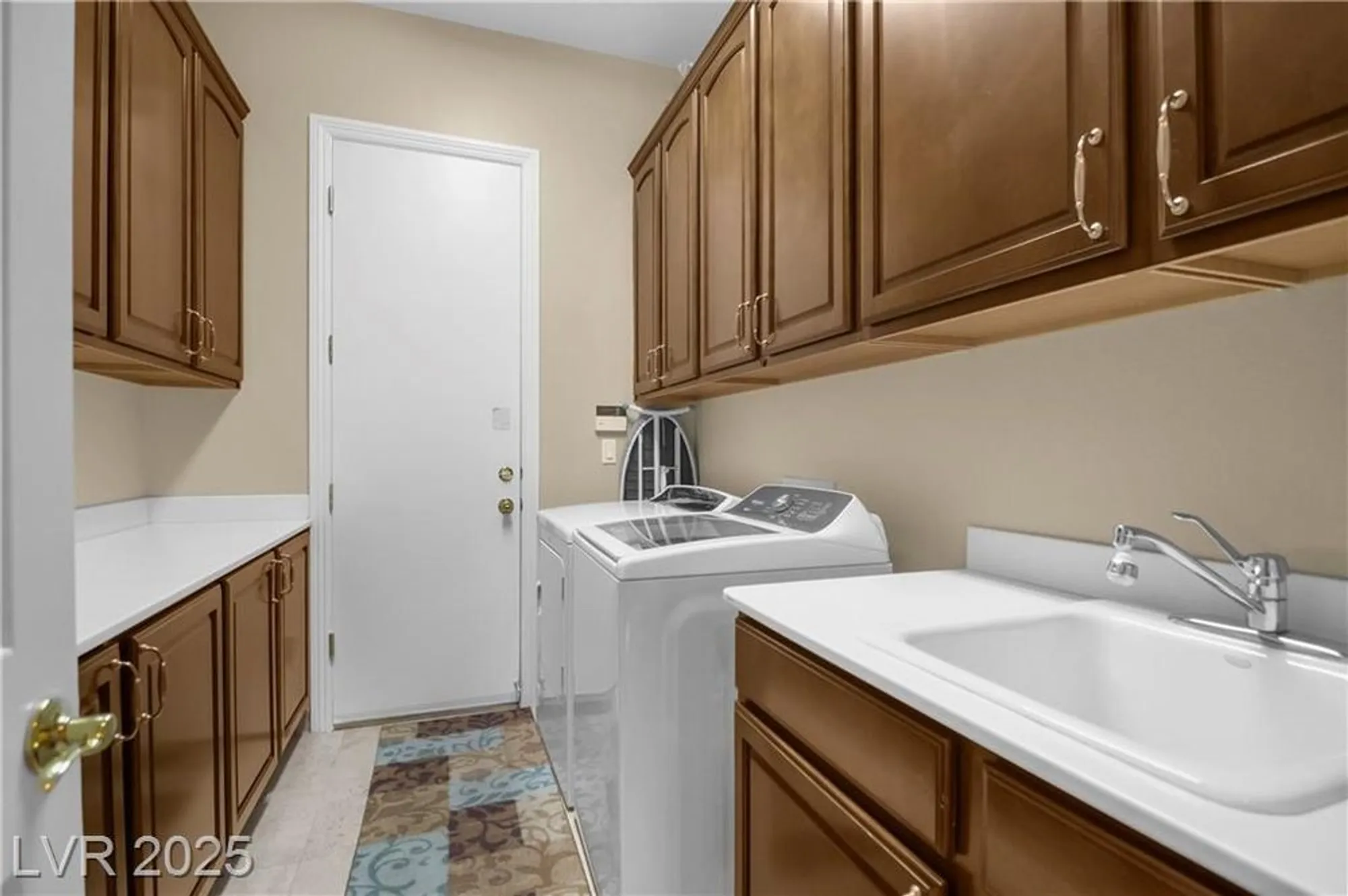 Property Slideshow image 19 of 45 | 4208 agosta luna pl, Las Vegas, NV, 89135