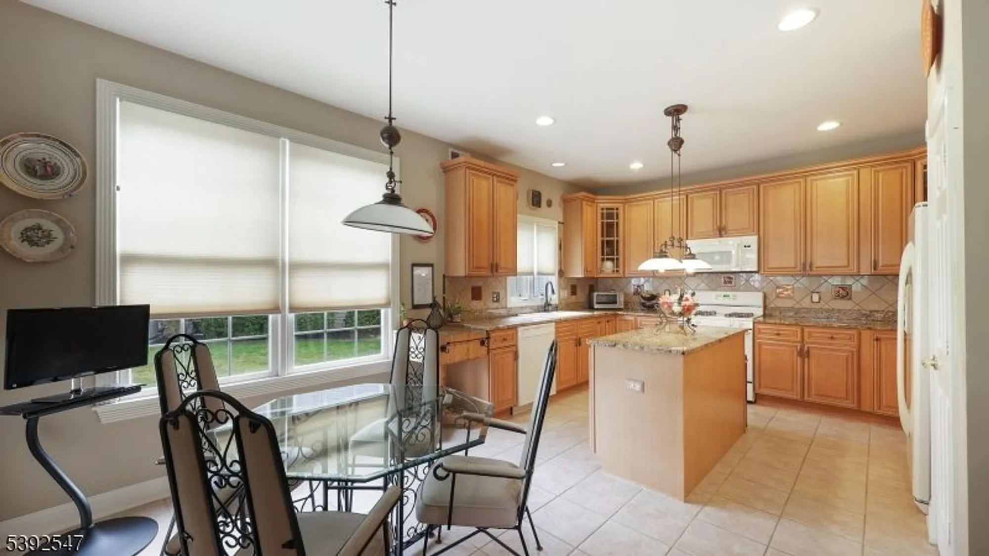 Property Slideshow image 17 of 38 | 13 bray ct, Somerset, NJ, 08873