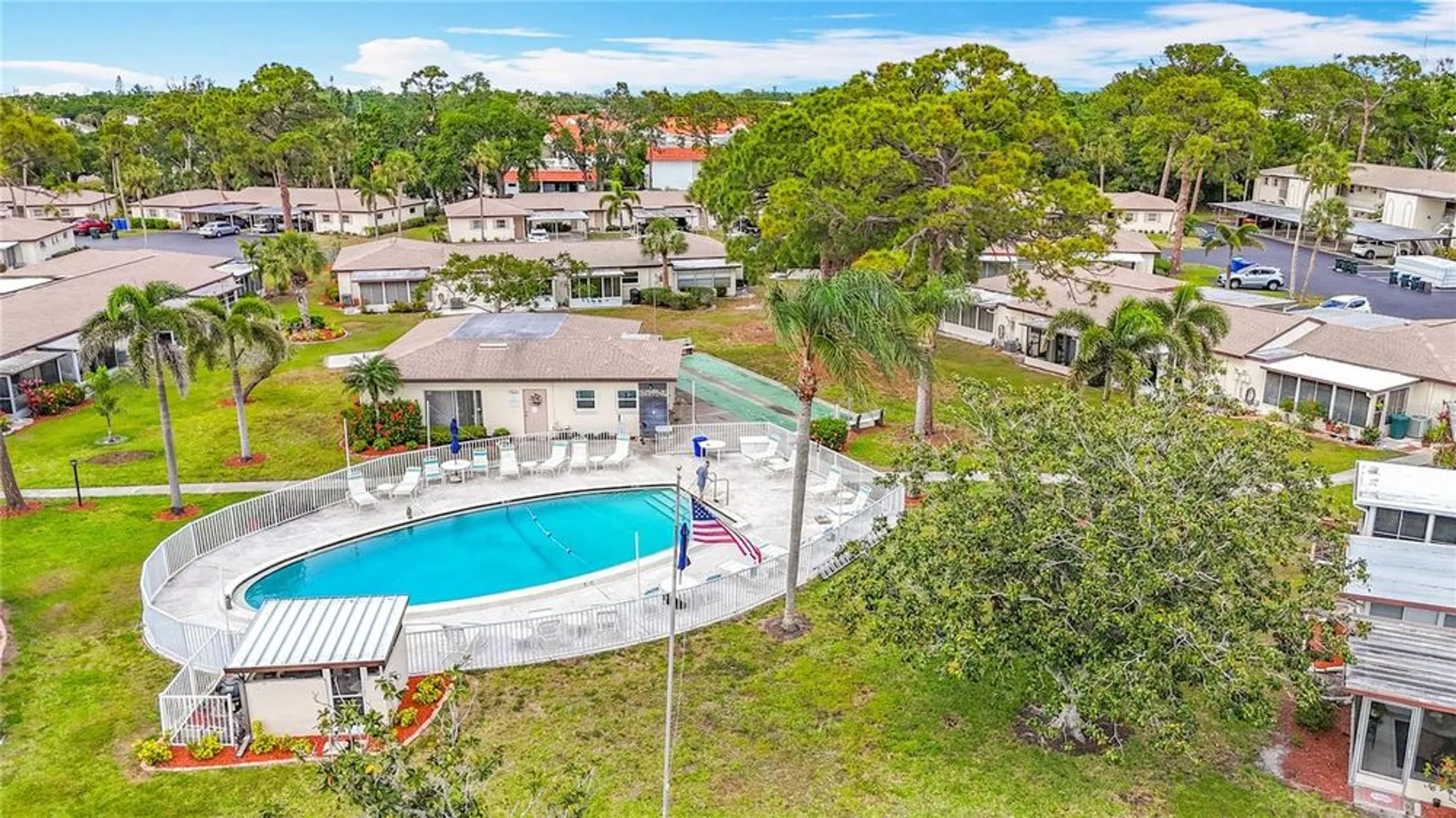 Property Slideshow image 19 of 26 | 2802 swifton dr v102, Sarasota, FL, 34231