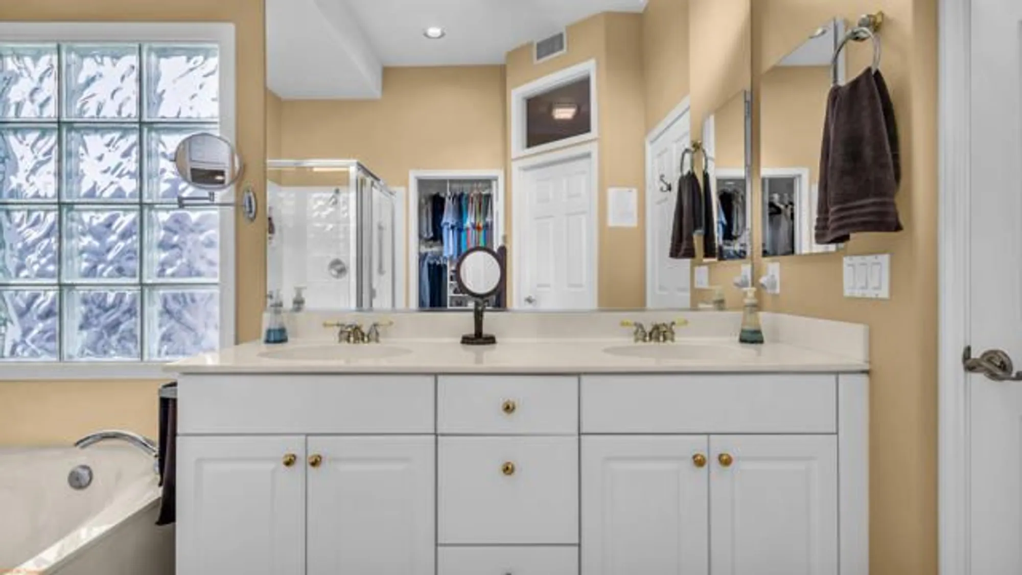 Property Slideshow image 18 of 48 | 38608 bent palm dr, Palm Desert, CA, 92211