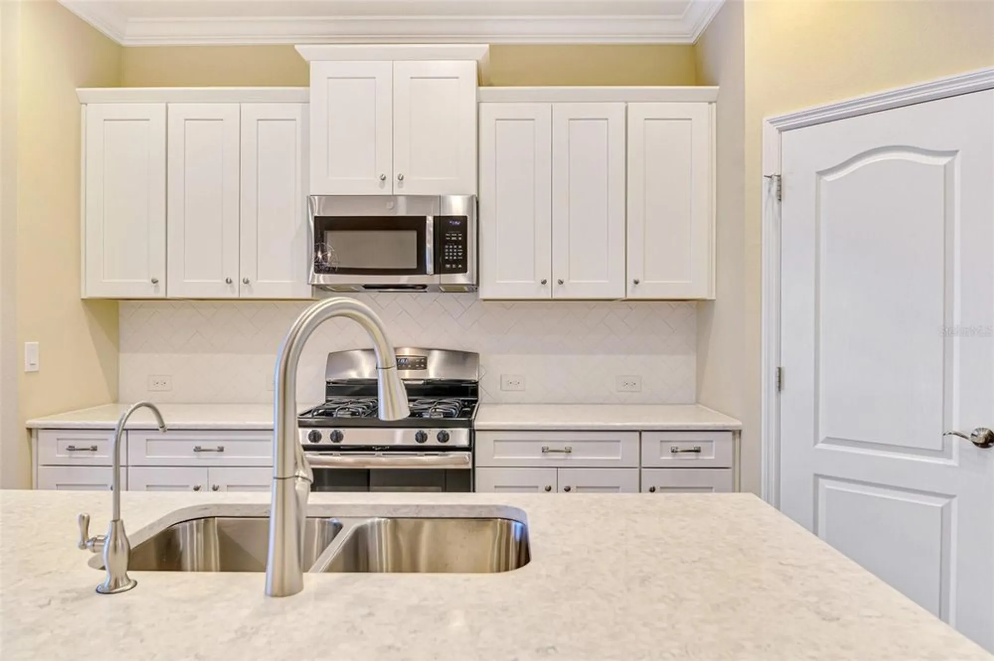 Property Slideshow image 22 of 69 | 21641 winter park ct, Venice, FL, 34293