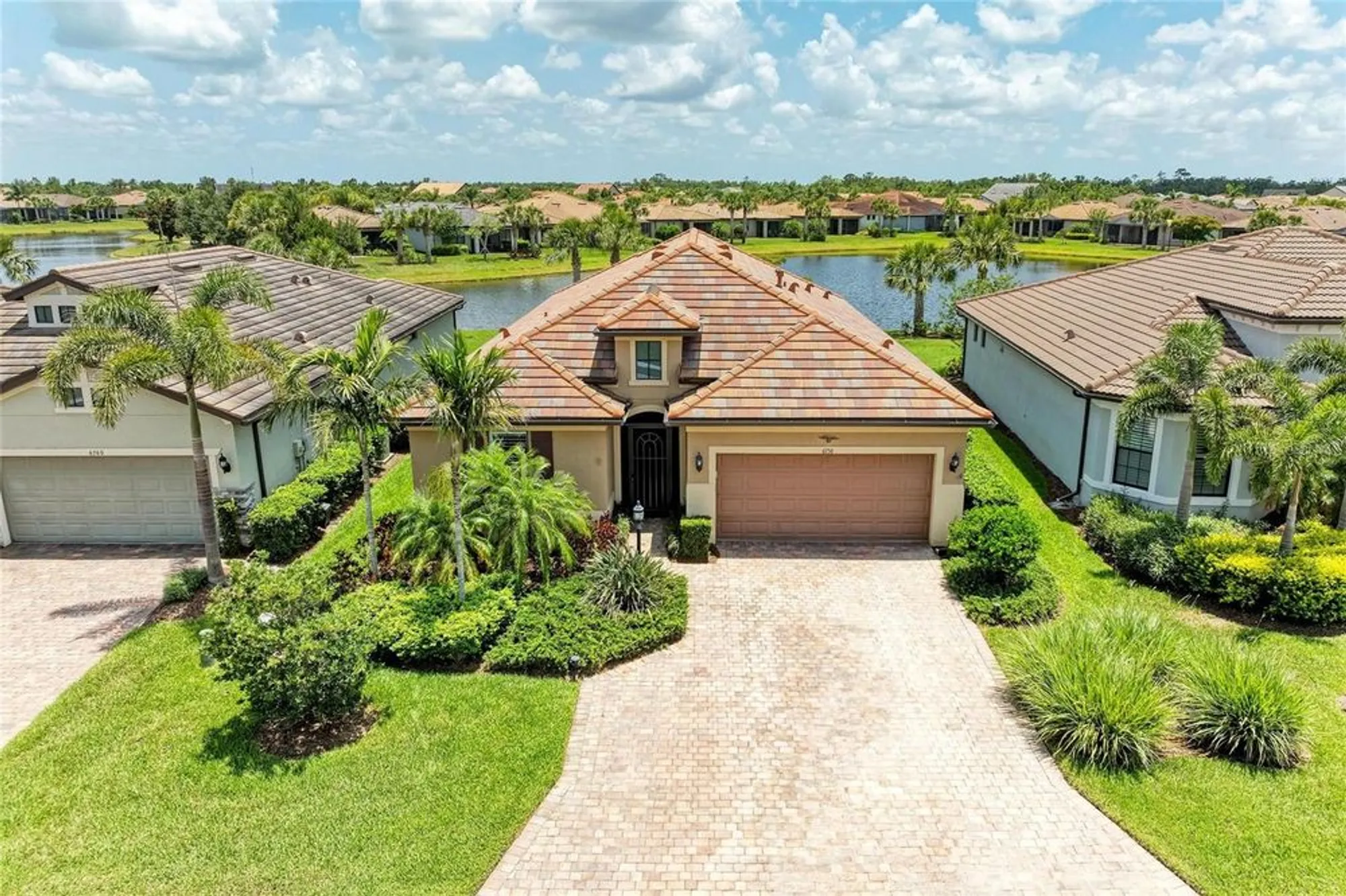 Property Slideshow image 1 of 62 | 6756 chester trl, Lakewood Ranch, FL, 34202