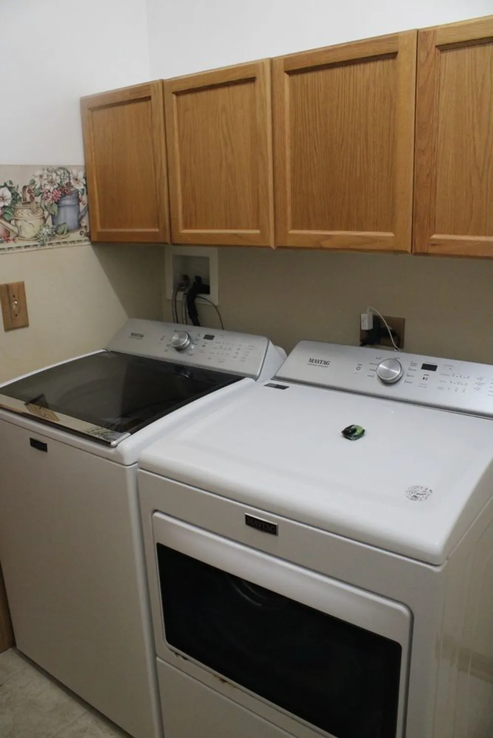 Property Slideshow image 7 of 19 | 1622 captiva dr, Aurora, IL, 60504