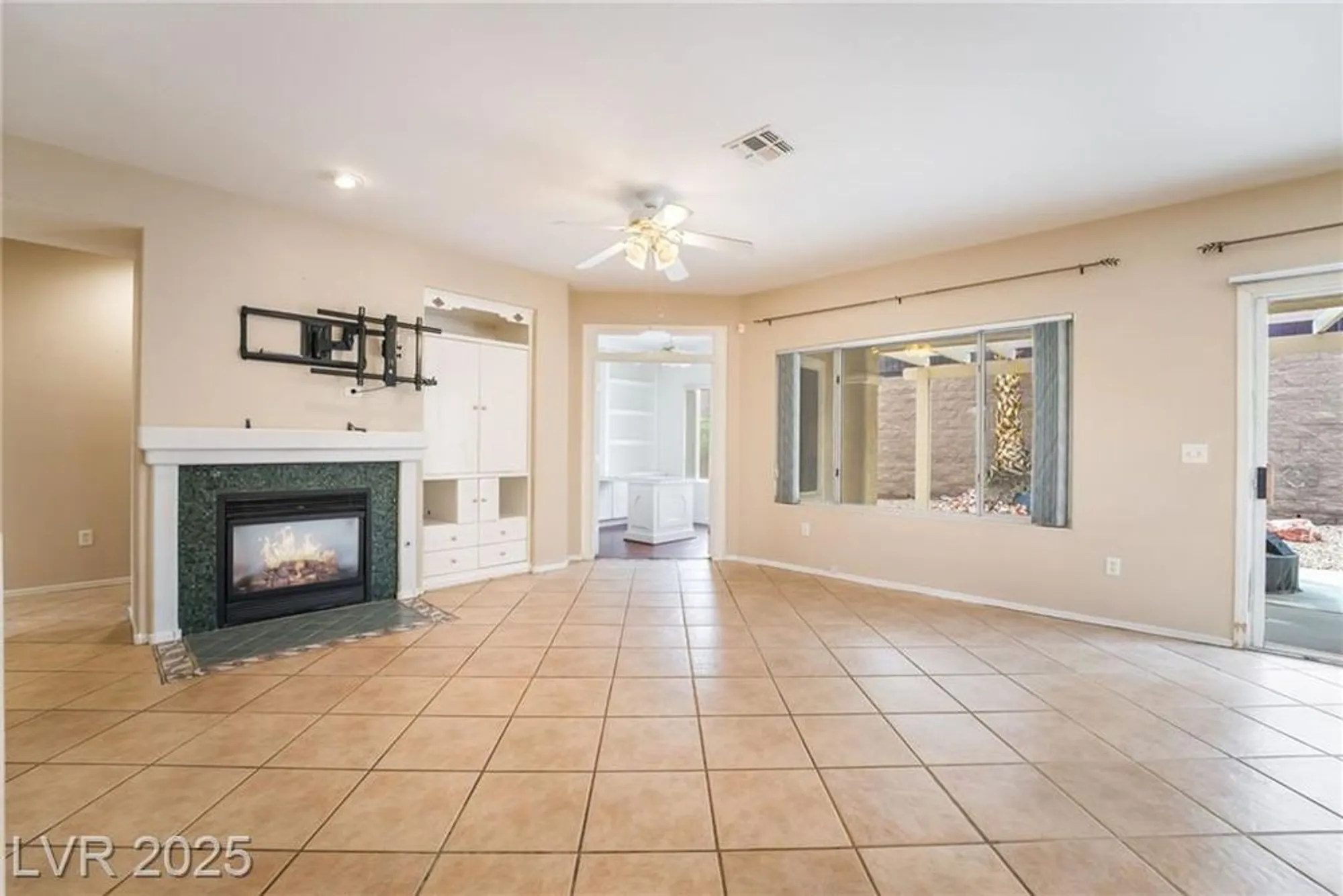 Property Slideshow image 24 of 58 | 2539 evansville ave, Henderson, NV, 89052