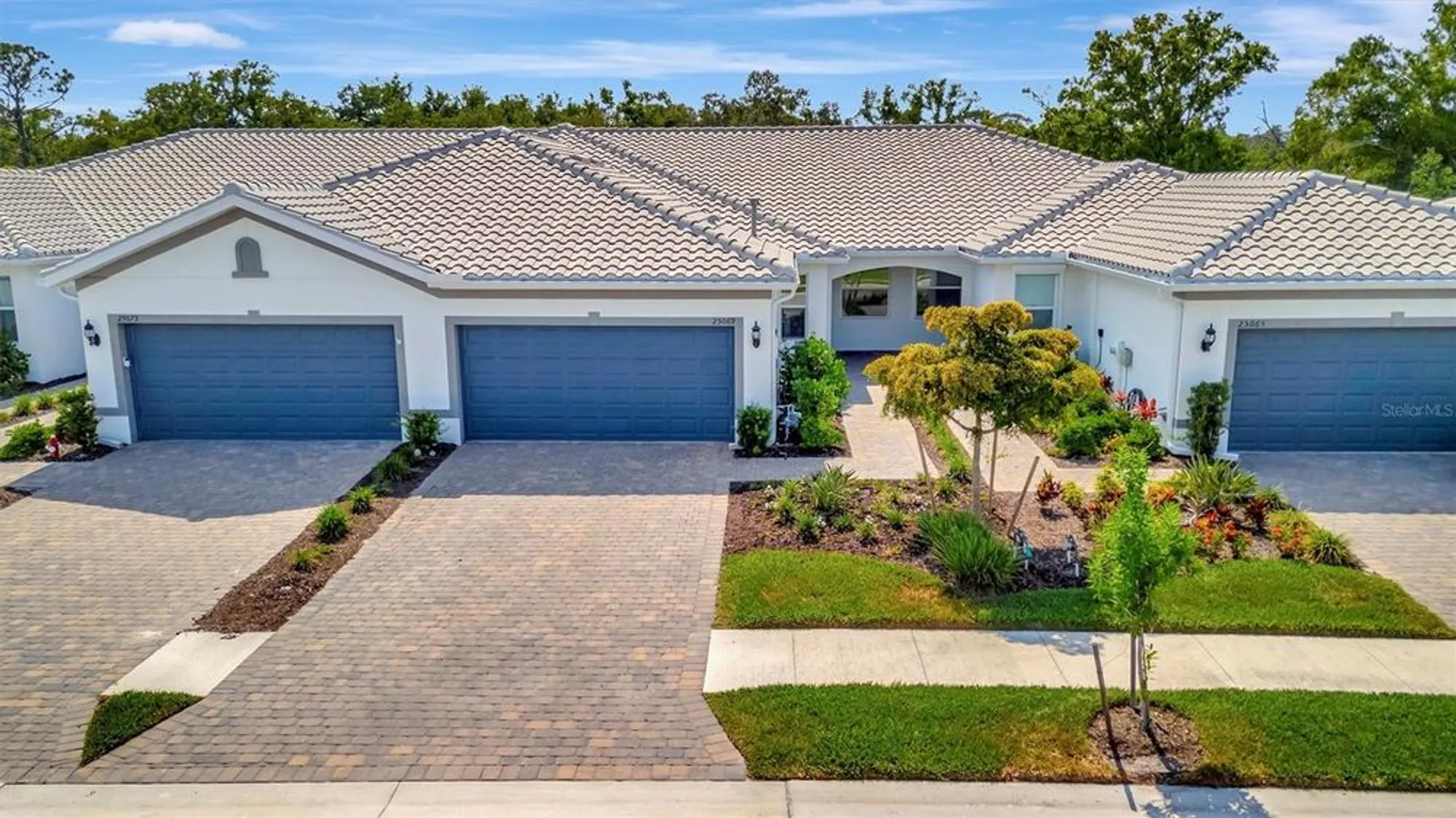 Property Slideshow image 2 of 59 | 25069 pearl lake cir, Englewood, FL, 34223