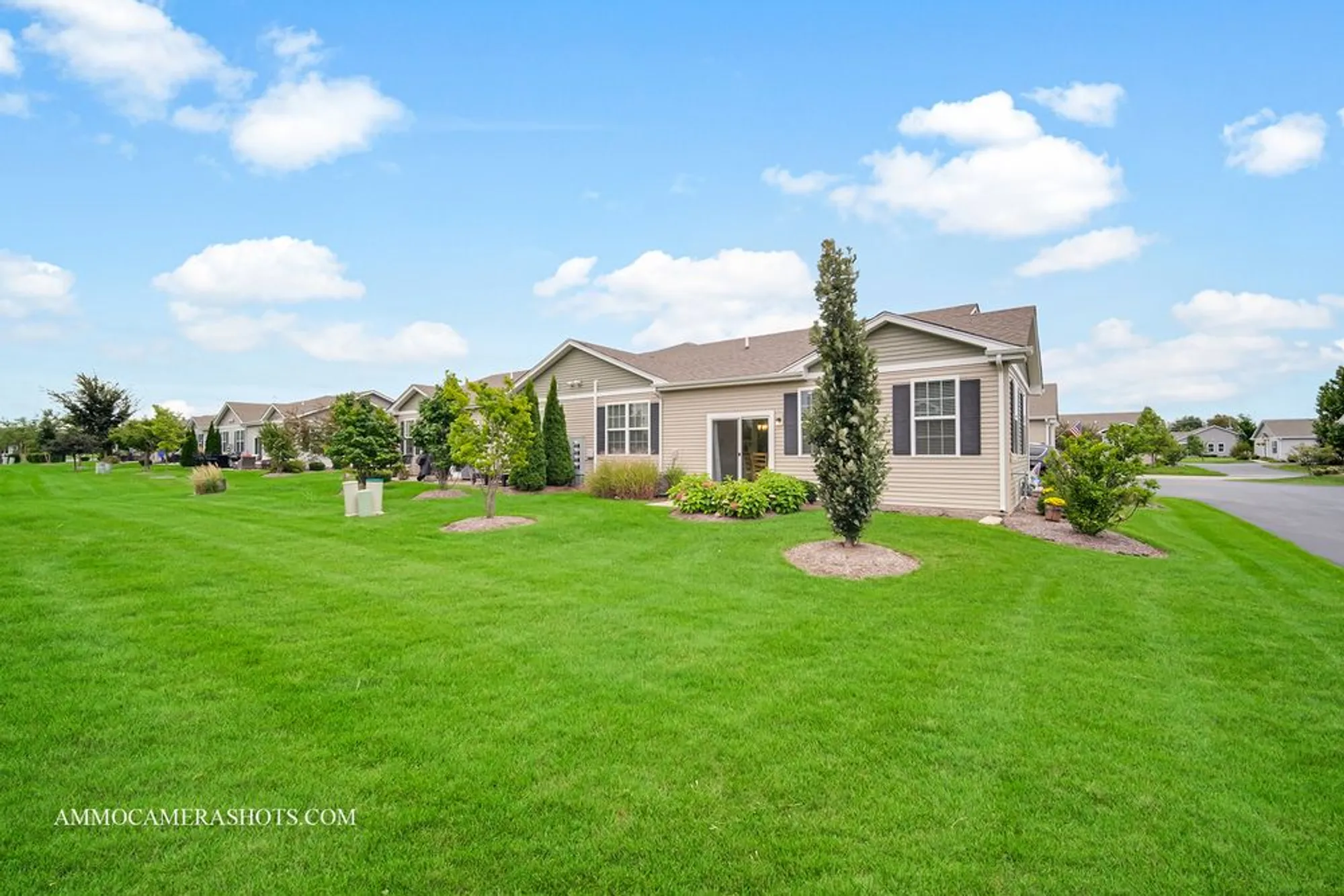 Property Slideshow image 26 of 29 | 1108 crestview ln # 1354, Pingree Grove, IL, 60140