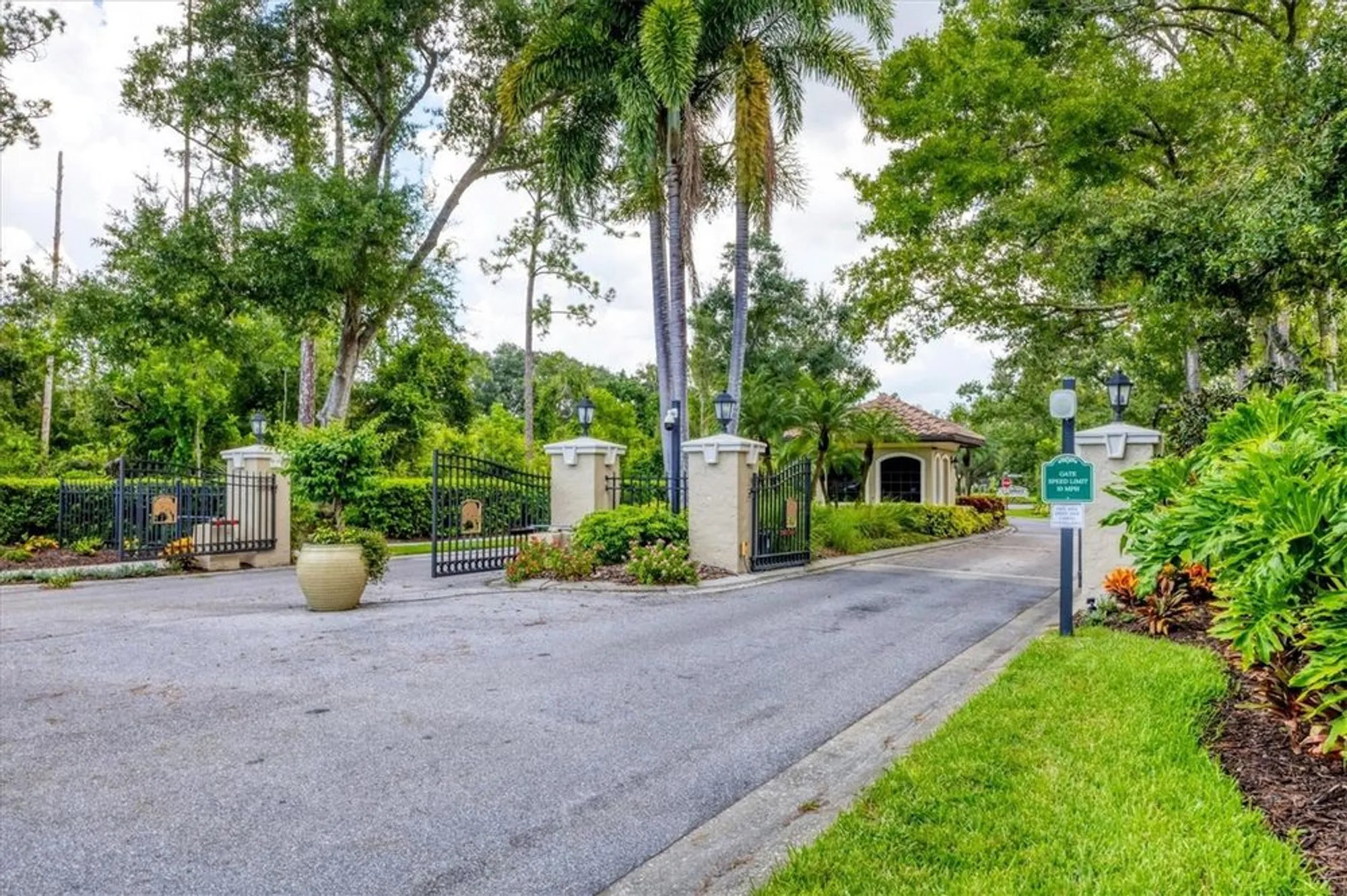 Property Slideshow image 66 of 78 | 4555 forest wood trl 23, Sarasota, FL, 34241