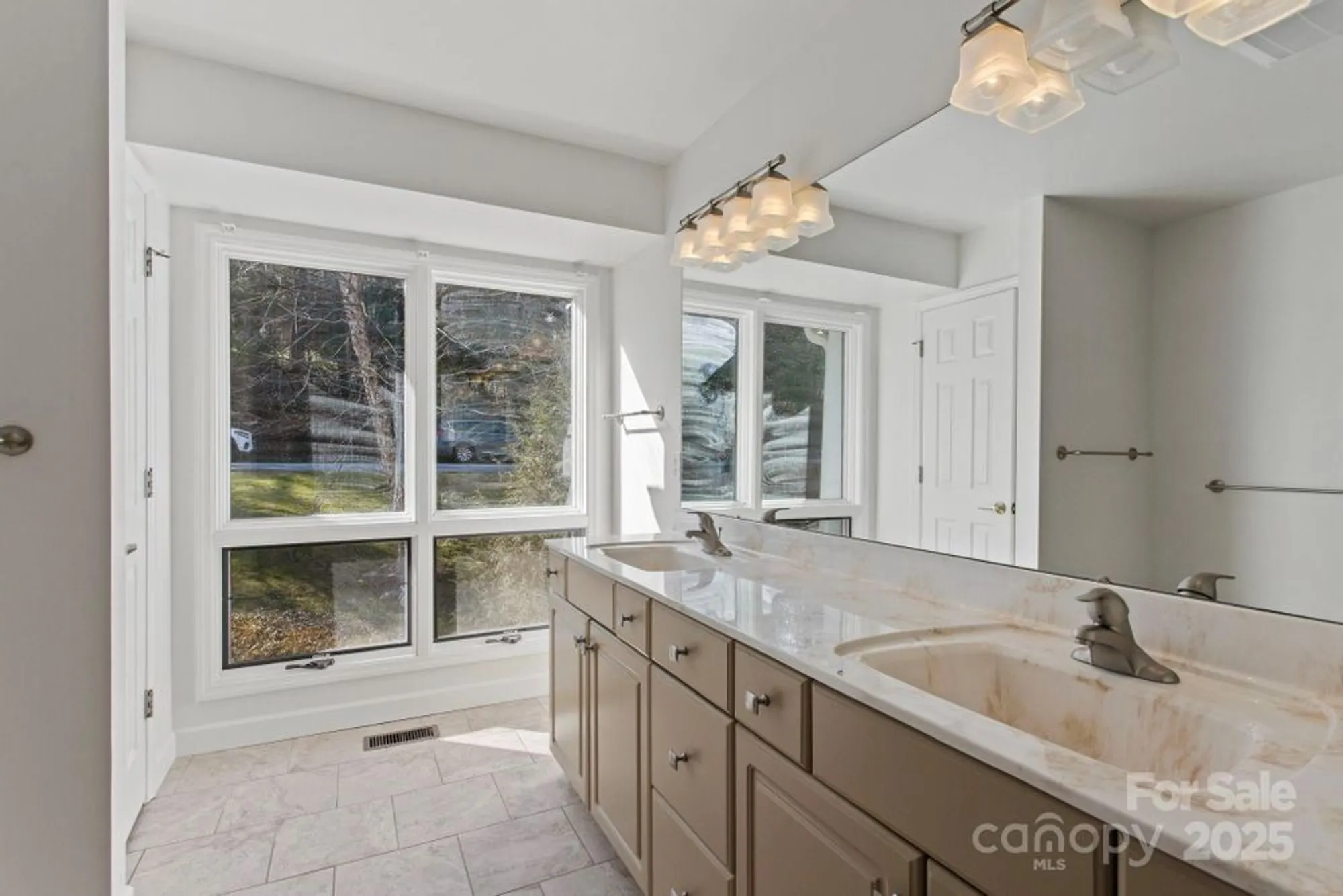 Property Slideshow image 21 of 42 | 514 cobblestone ln 45, Flat Rock, NC, 28731