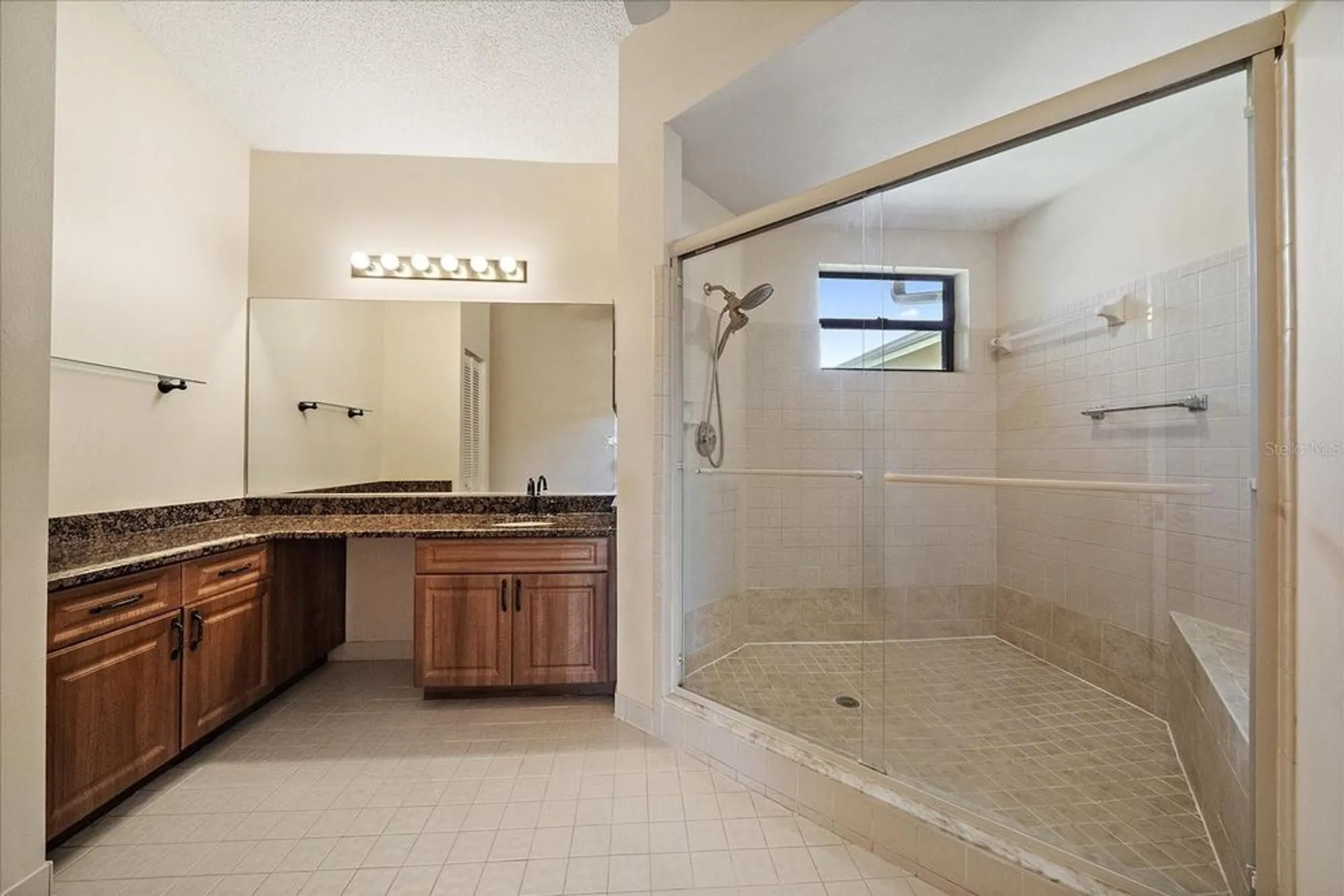 Property Slideshow image 14 of 44 | 5268 heron way 204, Sarasota, FL, 34231