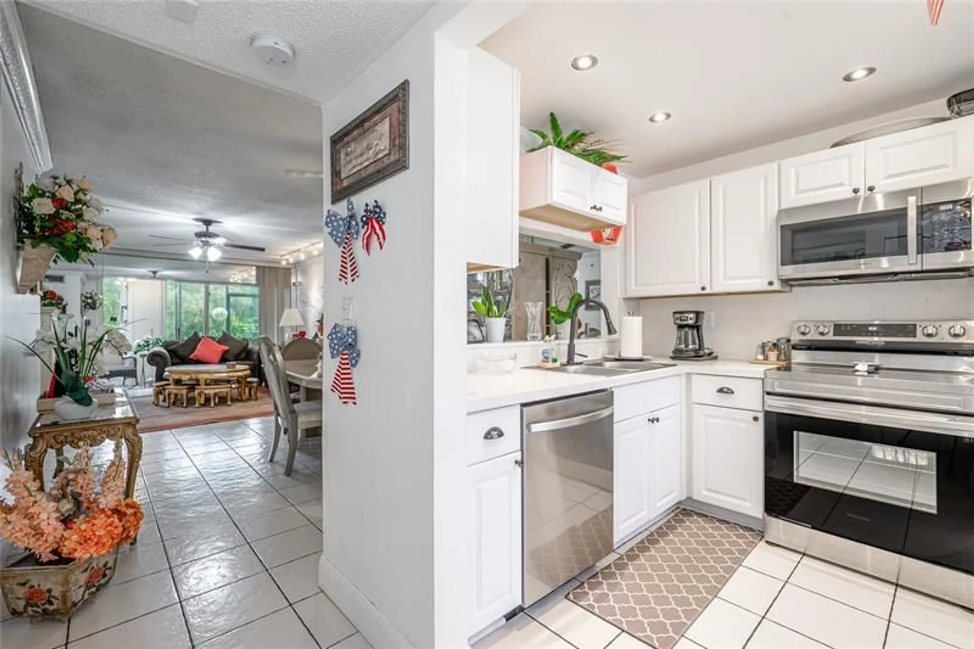 Property Slideshow image 4 of 25 | 3601 inverrary dr apt 107, Lauderhill, FL, 33319