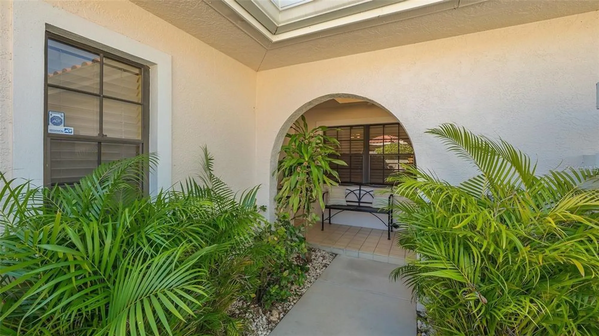 Property Slideshow image 9 of 95 | 7320 golf pointe cir, Sarasota, FL, 34243