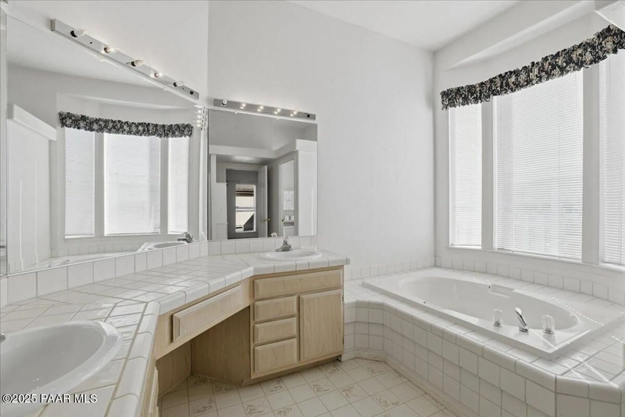 Property Slideshow image 17 of 31 | 753 n mesquite tree dr, Prescott Valley, AZ, 86327