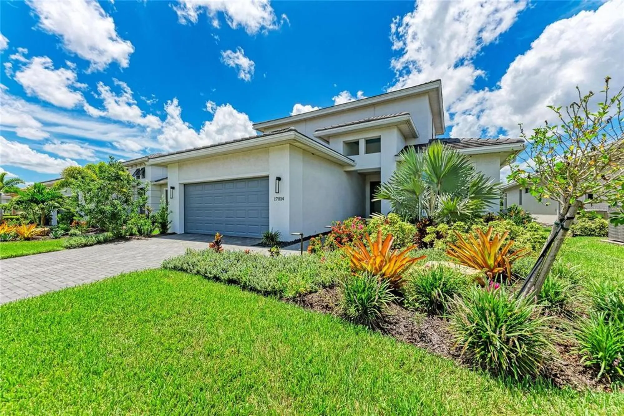 Property Slideshow image 3 of 83 | 17814 cresswind ter, Bradenton, FL, 34211