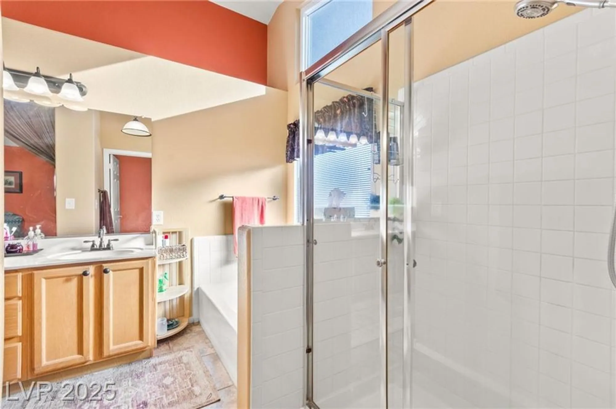 Property Slideshow image 33 of 65 | 5245 woodlawn ln, Las Vegas, NV, 89130