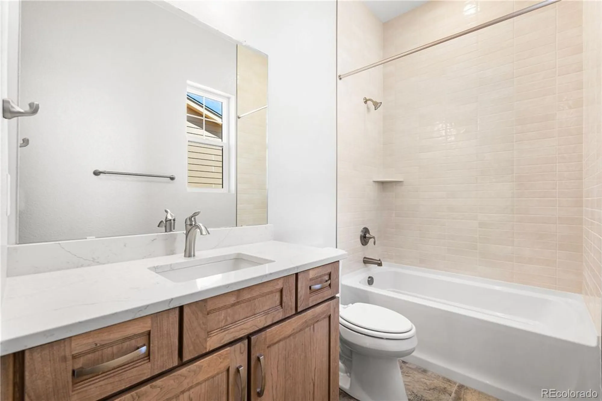 Property Slideshow image 21 of 33 | 11104 amber light cir, Littleton, CO, 80125