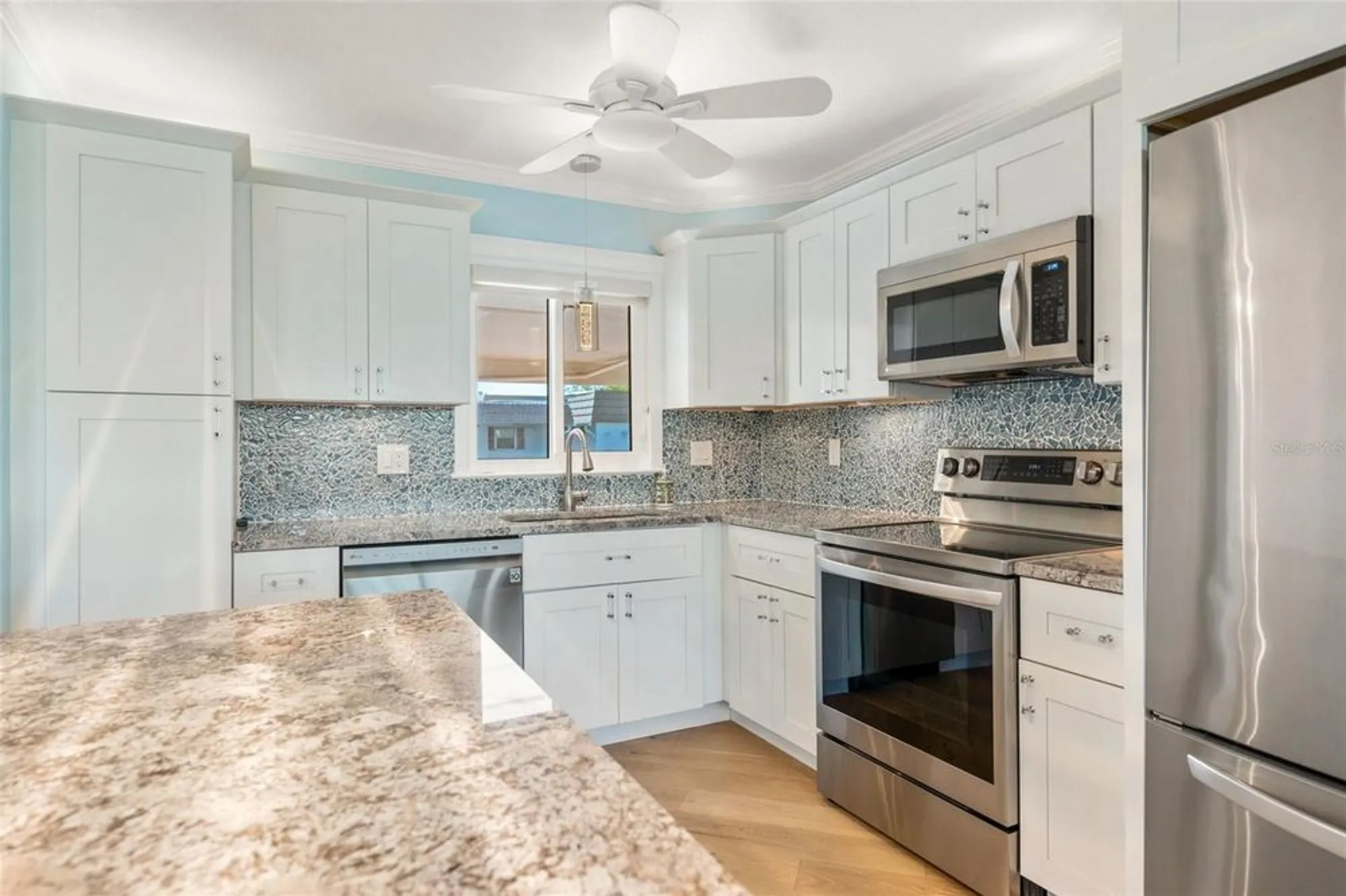 Property Slideshow image 23 of 30 | 2305 riverbluff pkwy # v256, Sarasota, FL, 34231