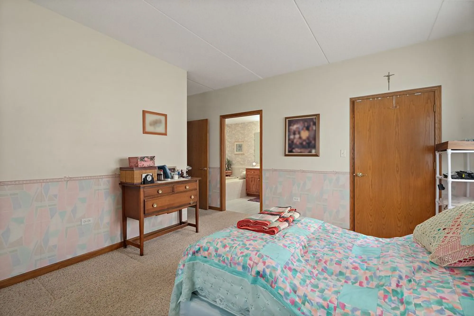 Property Slideshow image 14 of 33 | 18431 pine cone dr apt 1, Tinley Park, IL, 60477