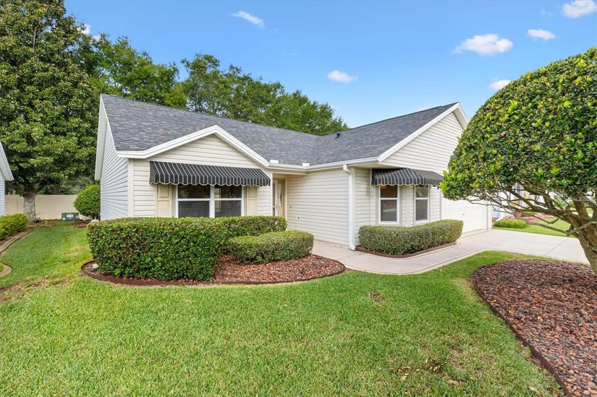 Property Slideshow image 2 of 46 | 2573 caribe dr, The Villages, FL, 32162
