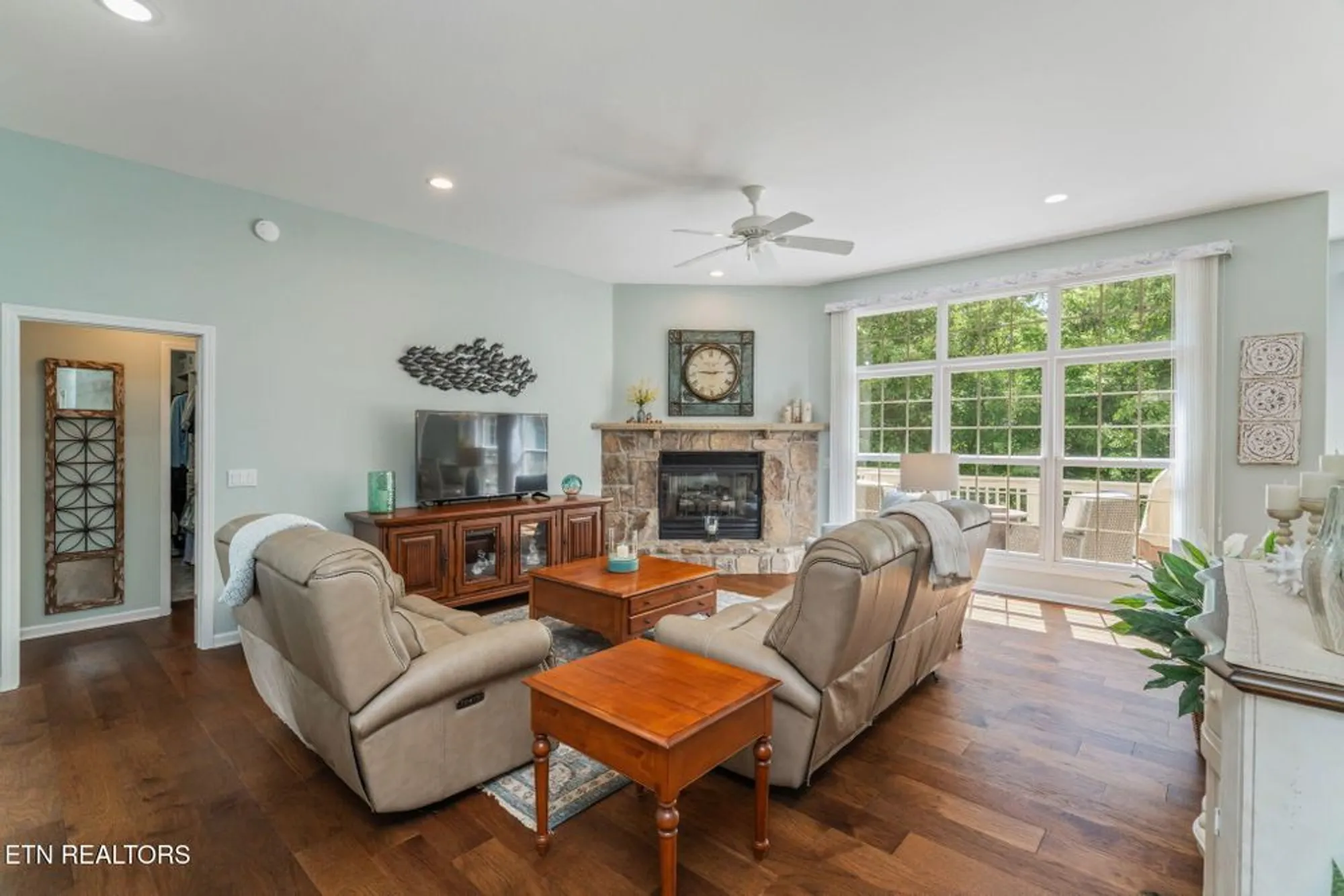 Property Slideshow image 13 of 45 | 12 dewsbury ter, Crossville, TN, 38558