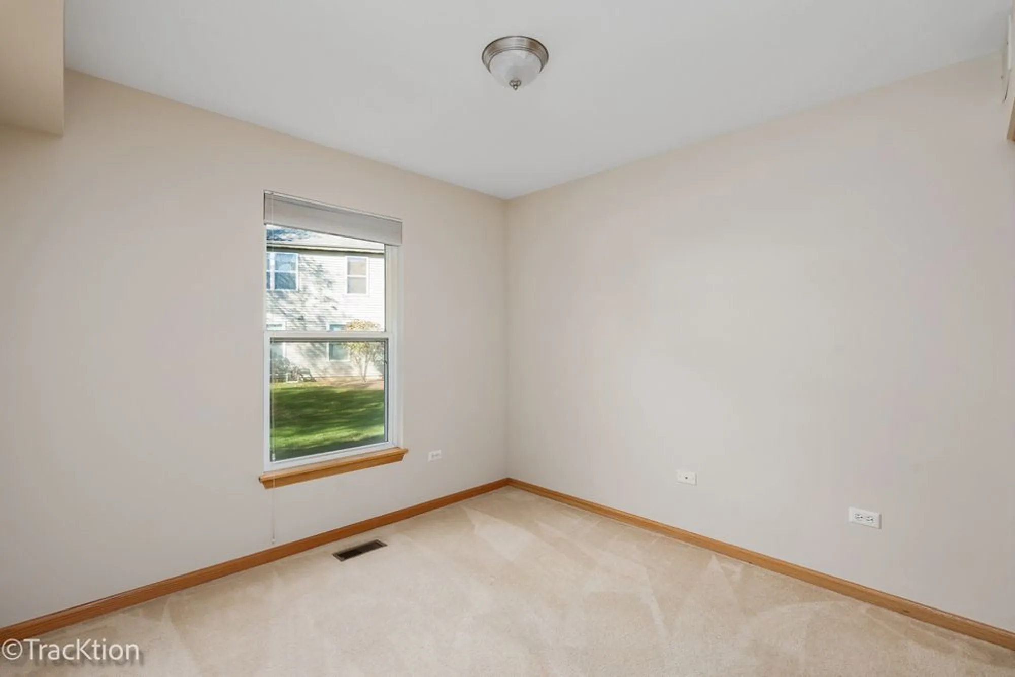 Property Slideshow image 12 of 17 | 13818 s bristlecone ln d, Plainfield, IL, 60544