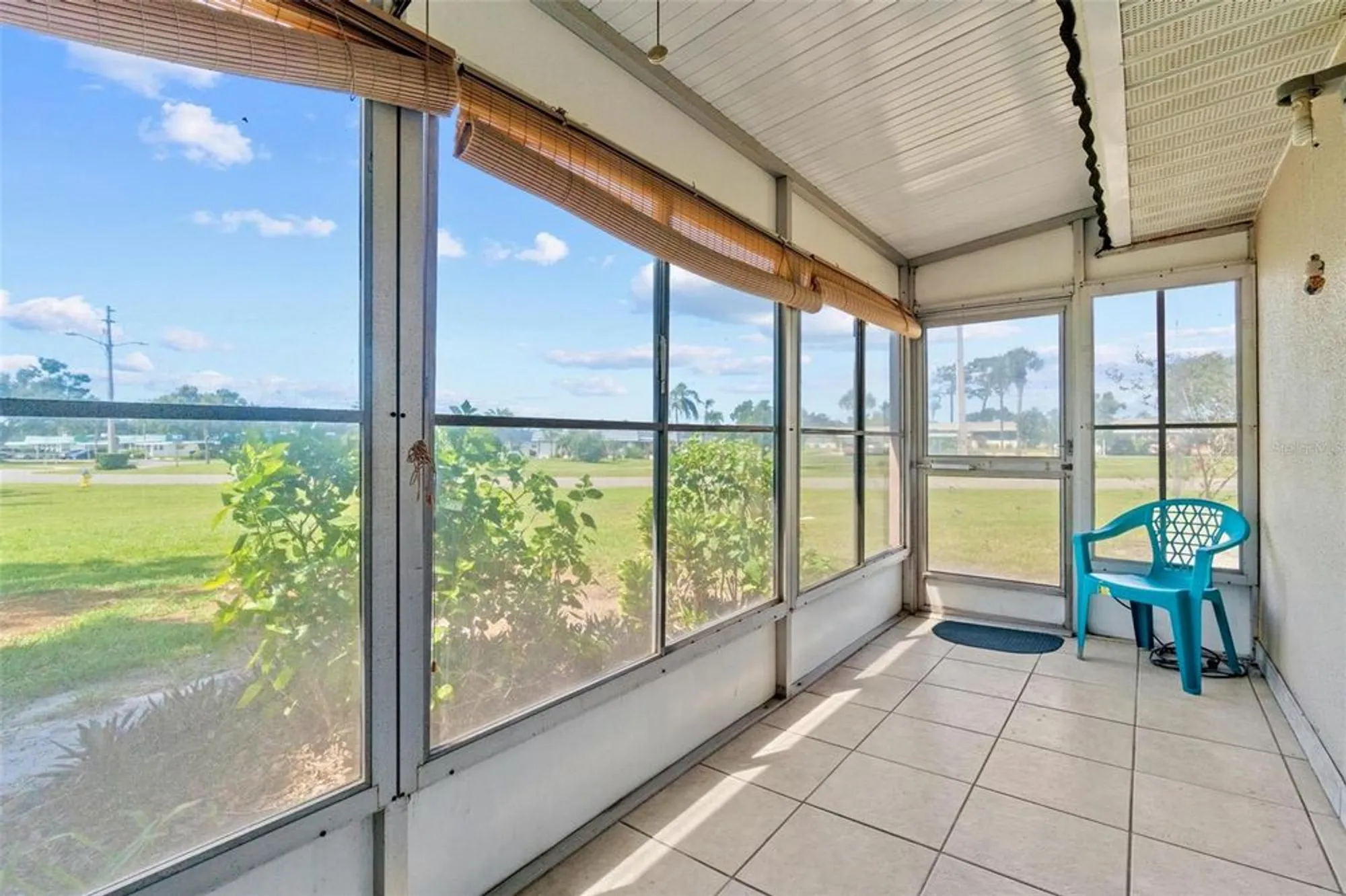 Property Slideshow image 17 of 33 | 201 bedford trl apt 123, Sun City Center, FL, 33573