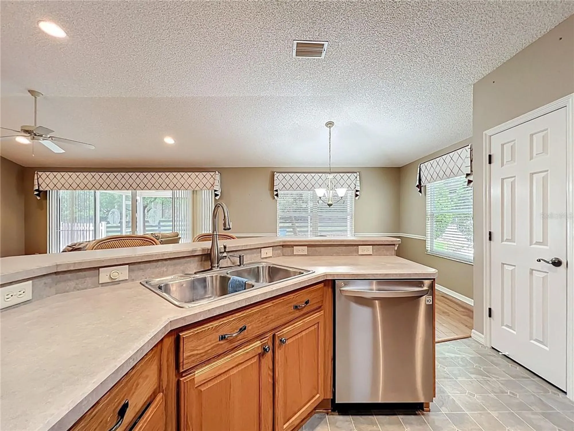 Property Slideshow image 24 of 64 | 16946 se 93rd cuthbert cir, The Villages, FL, 32162