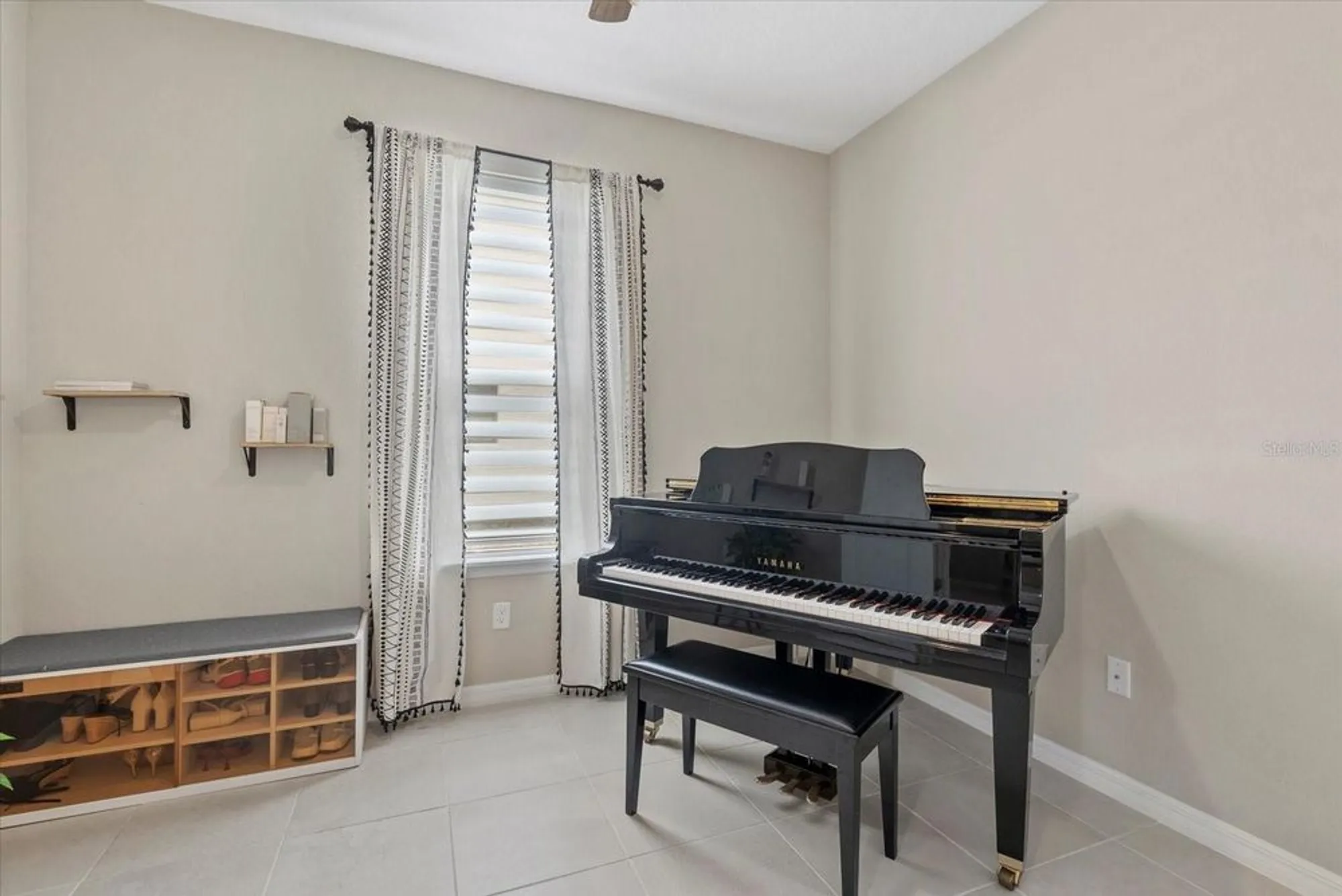 Property Slideshow image 14 of 71 | 10117 milky way cir, Sarasota, FL, 34241