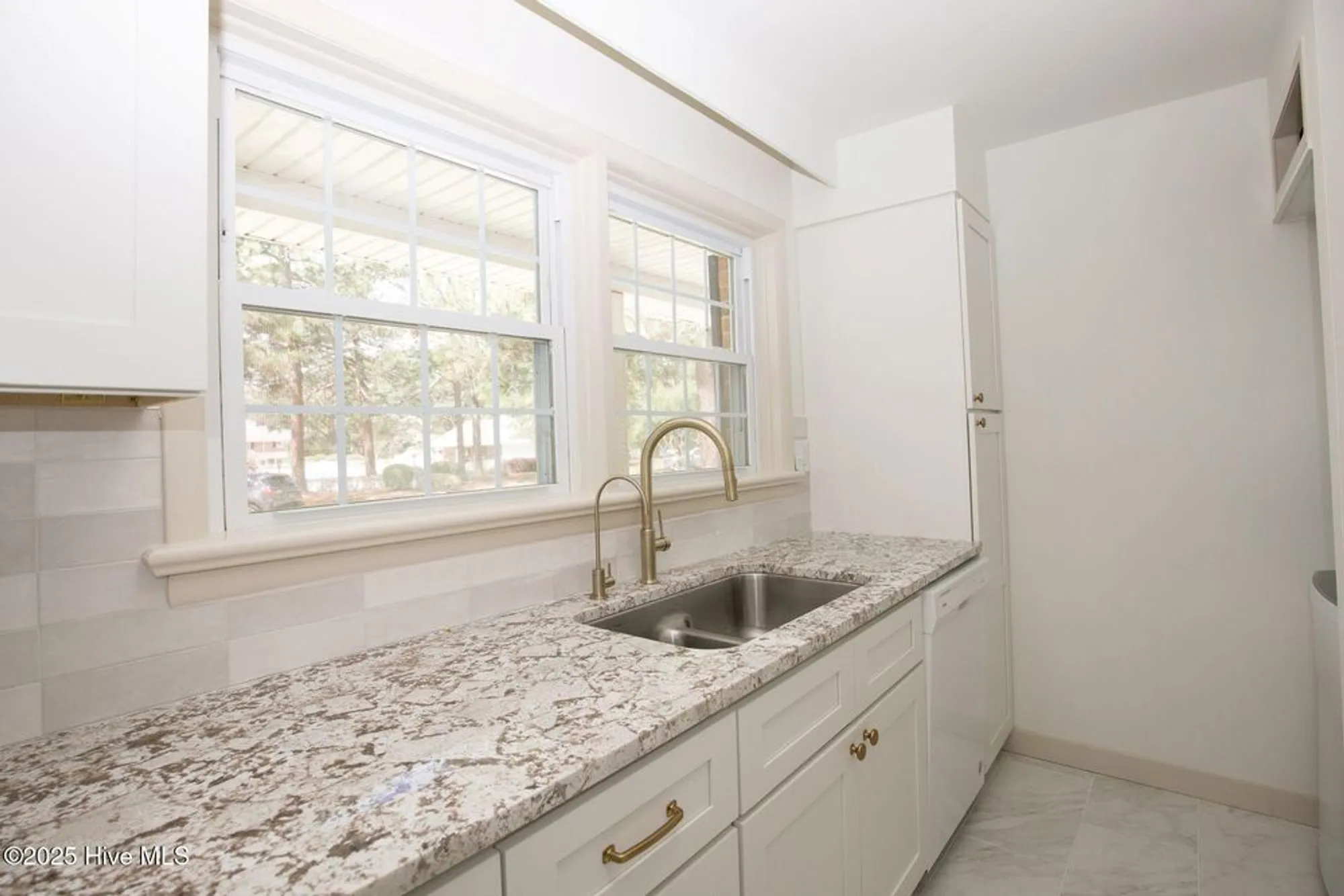 Property Slideshow image 2 of 28 | 317 driftwood cir unit b, Southern Pines, NC, 28387