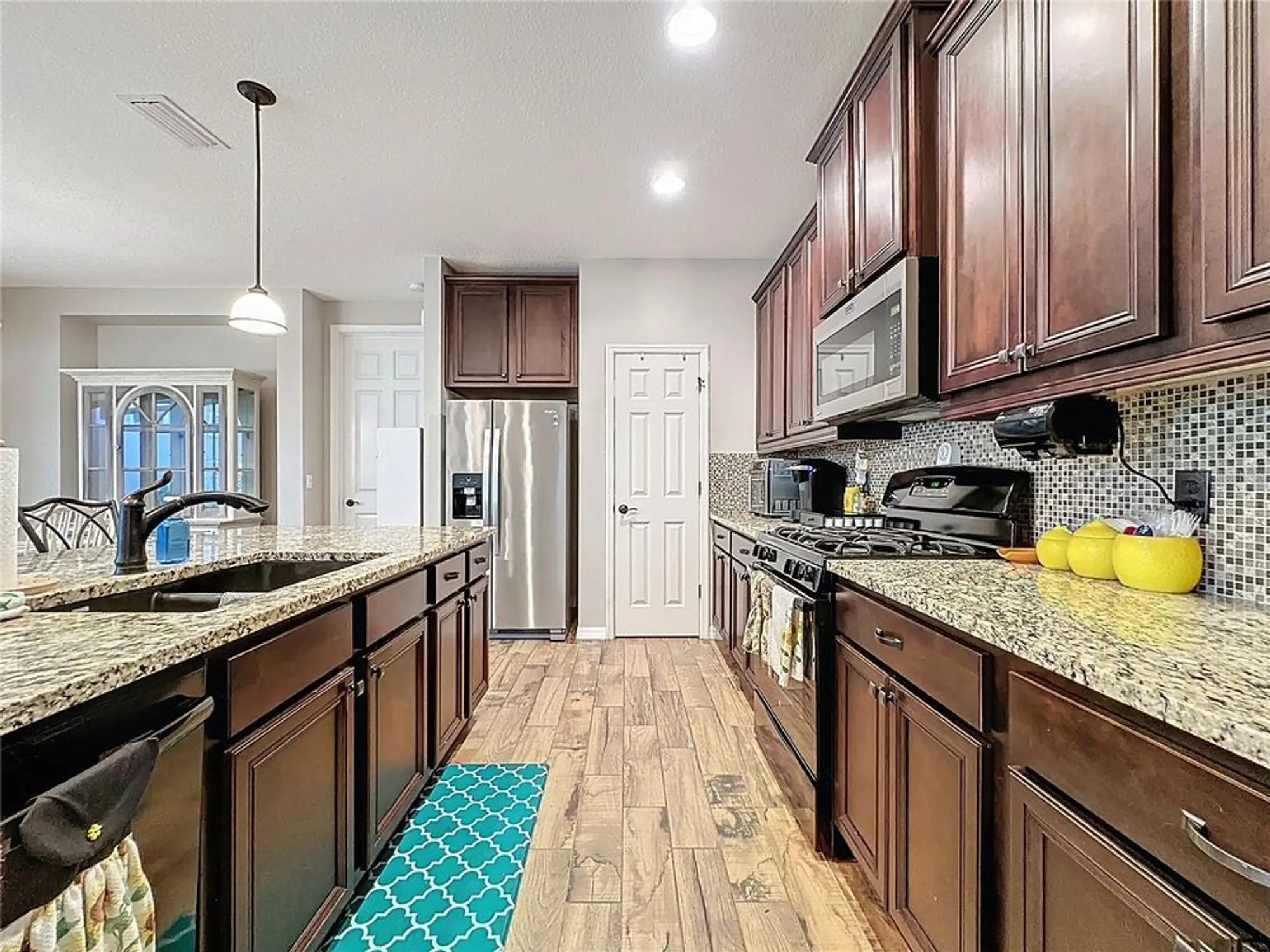 Property Slideshow image 14 of 73 | 126 bayou bend rd, Groveland, FL, 34736