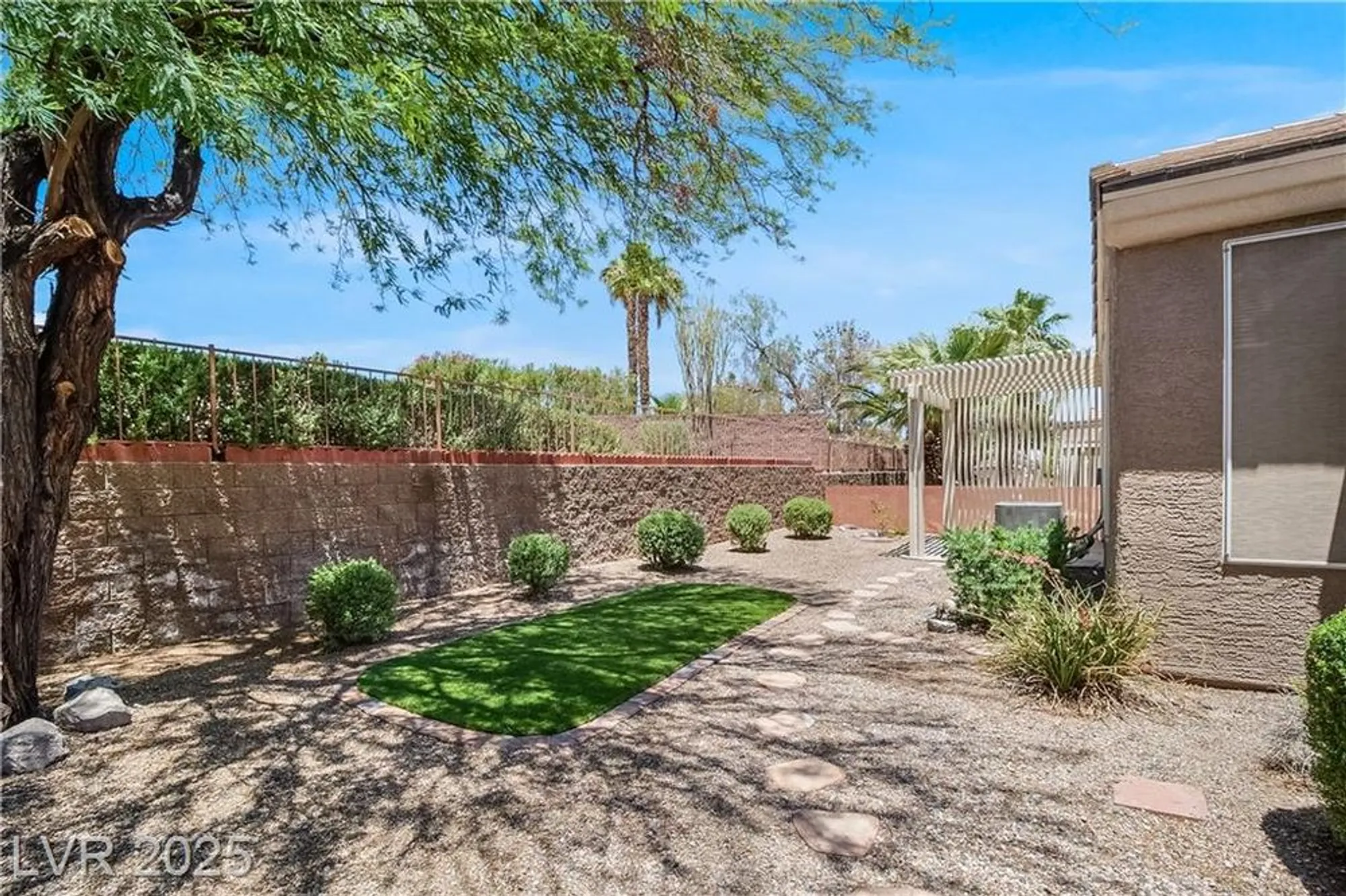 Property Slideshow image 15 of 46 | 2118 high mesa dr, Henderson, NV, 89012