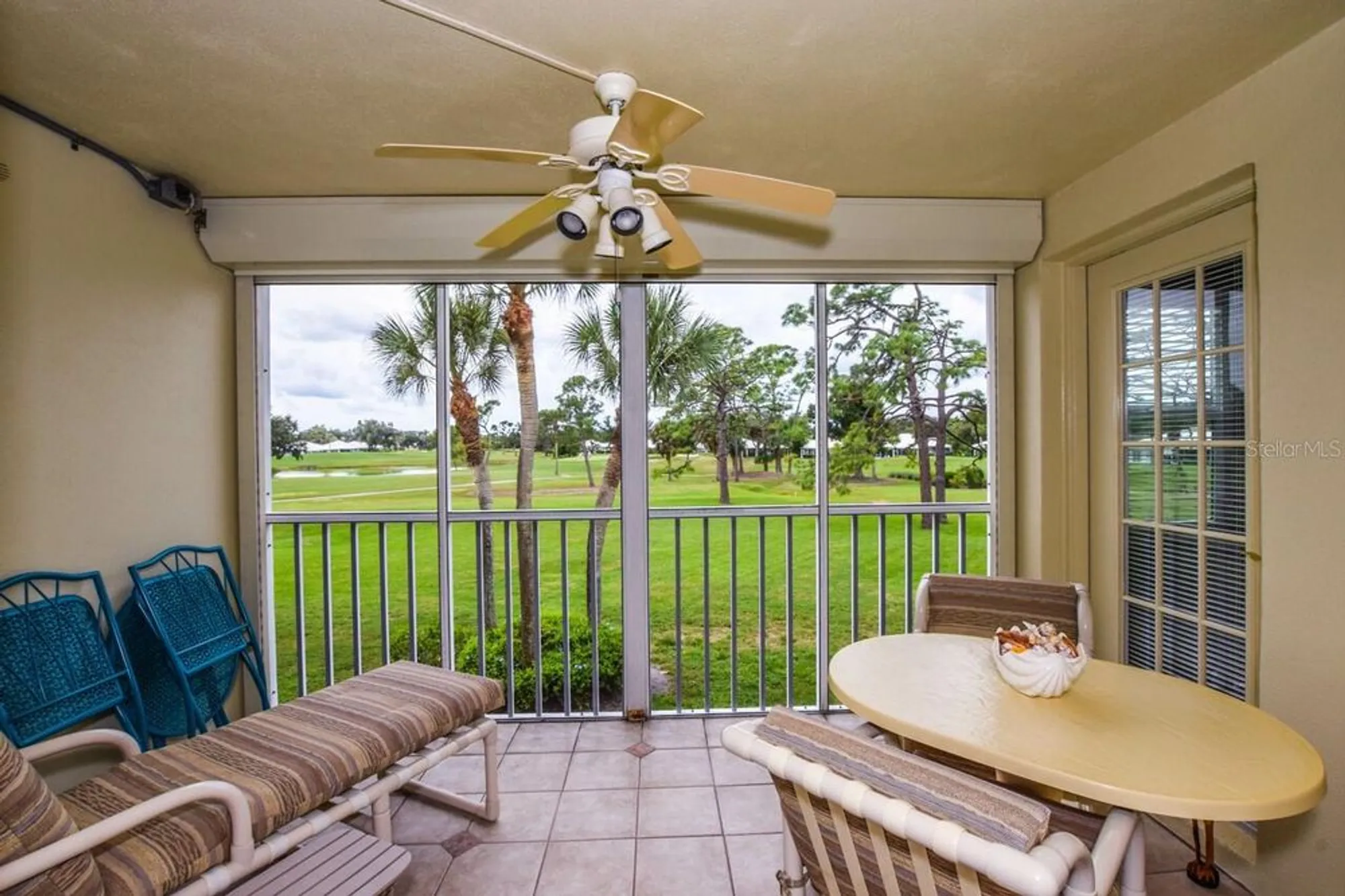 Property Slideshow image 23 of 44 | 433 cerromar ln 438, Venice, FL, 34293