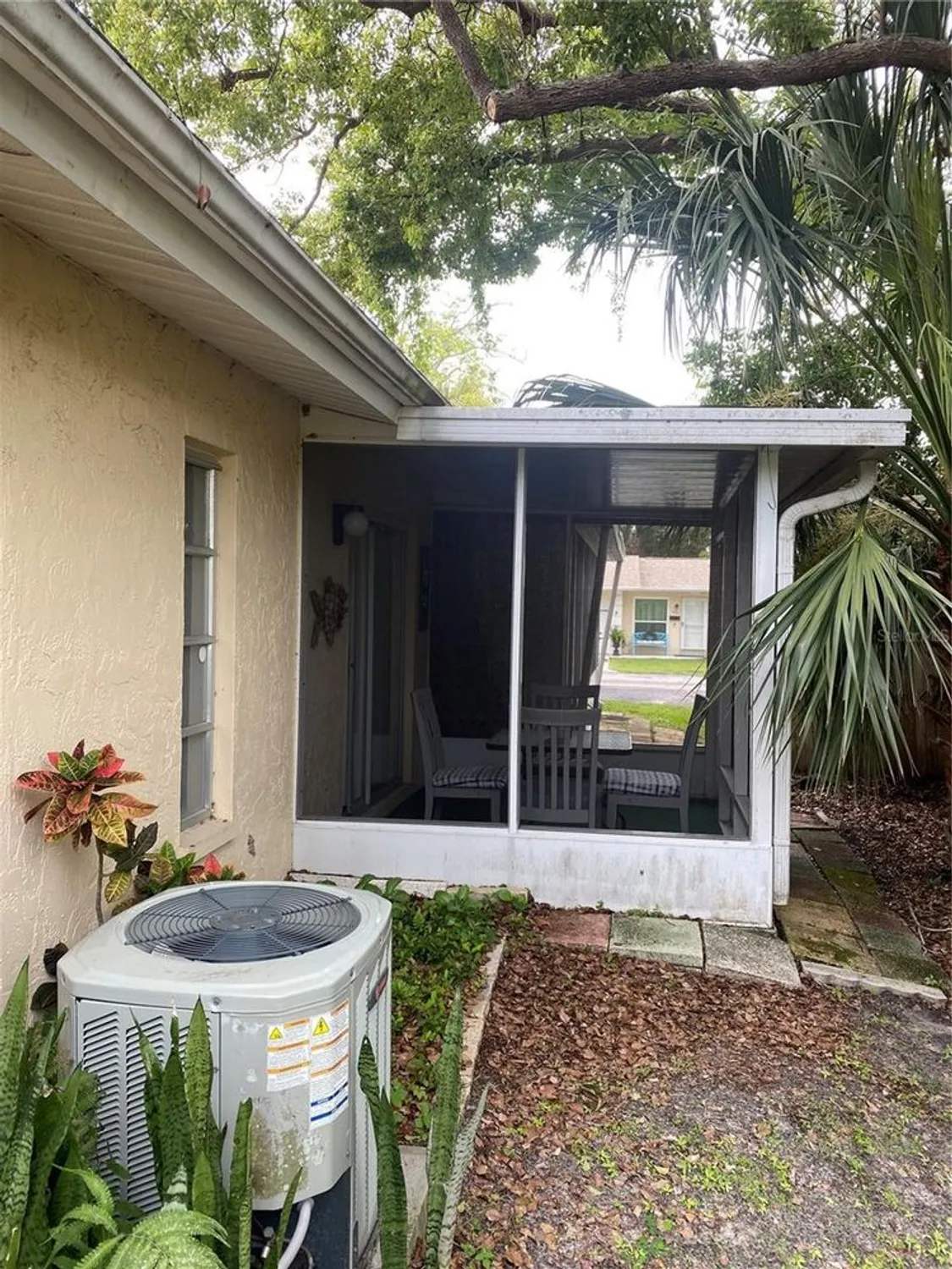 Property Slideshow image 28 of 38 | 832 cambridge ct, Dunedin, FL, 34698