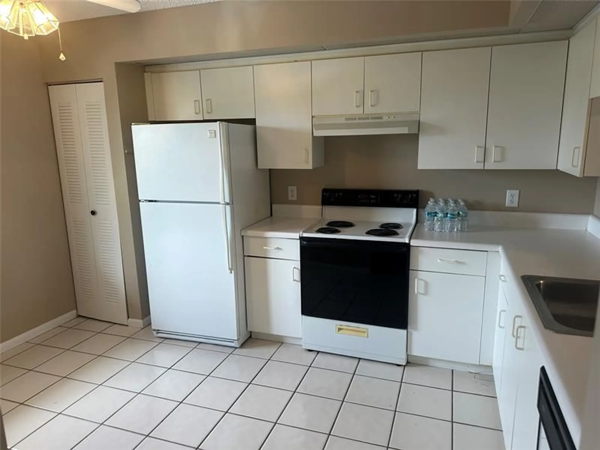 Property Slideshow image 3 of 10 | 1301 sw 142nd ave 308h, Pembroke Pines, FL, 33027