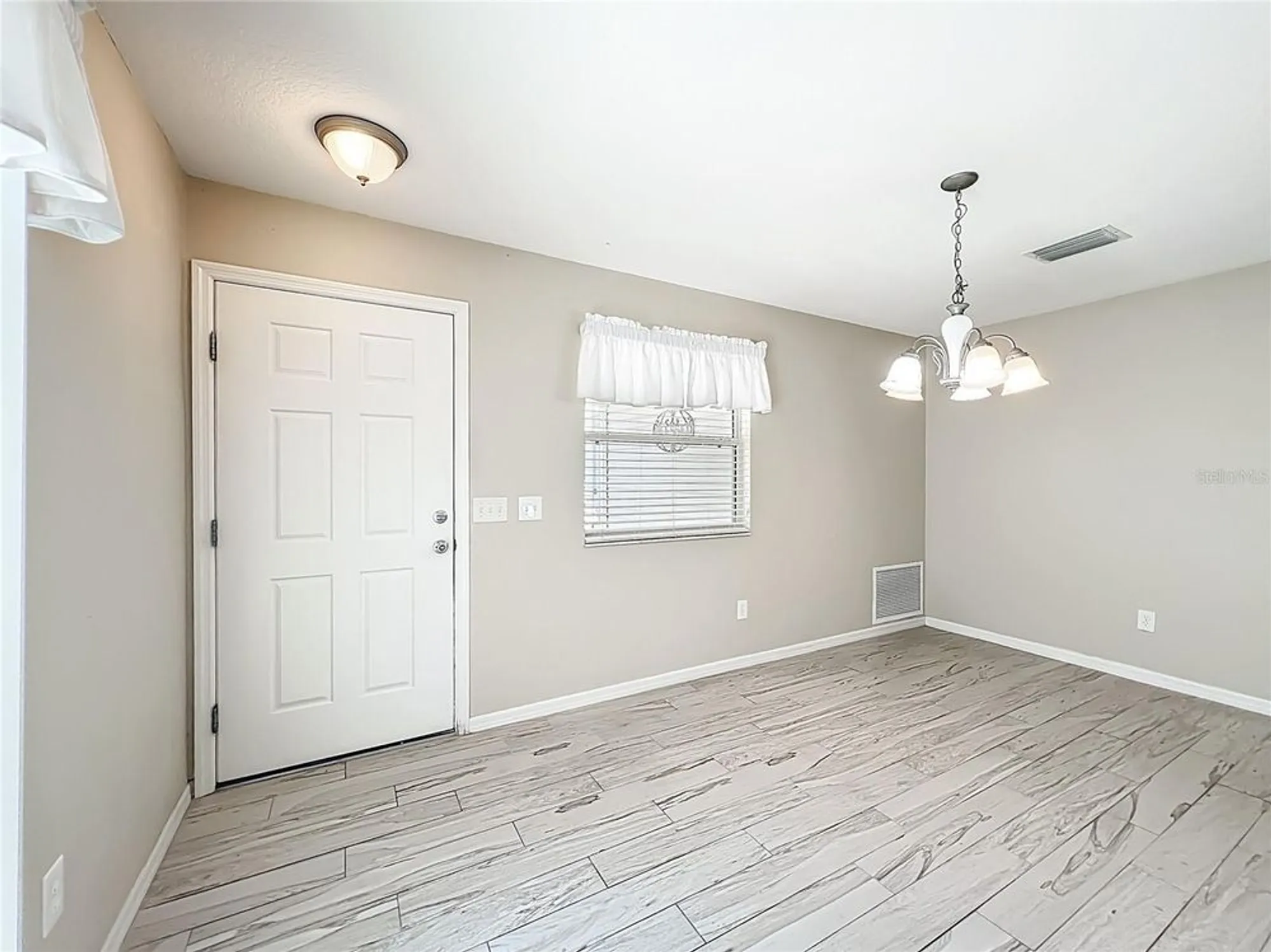 Property Slideshow image 5 of 14 | 1861 endsley ct, The Villages, FL, 32162