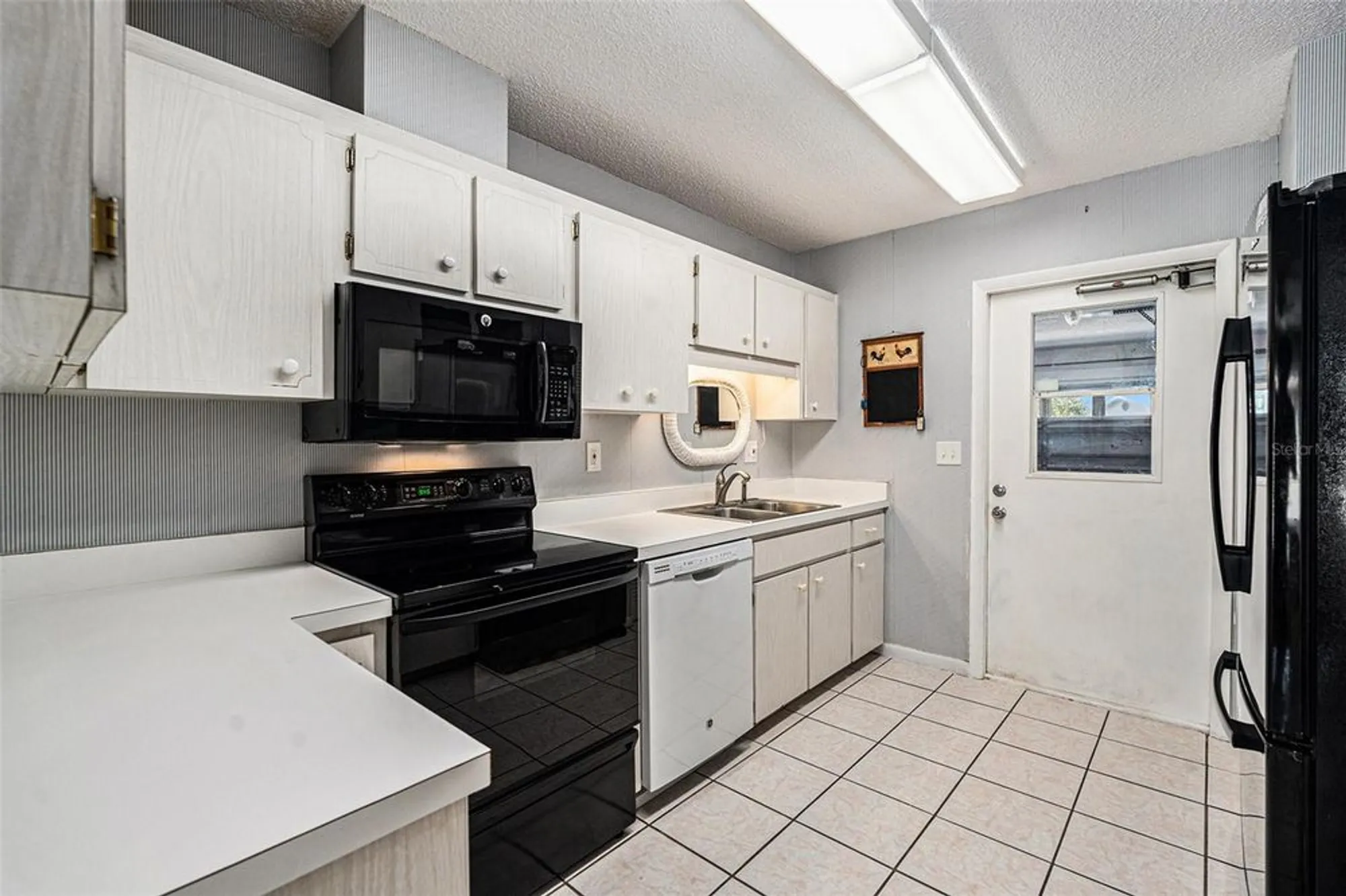 Property Slideshow image 14 of 35 | 382 club manor dr, Sun City Center, FL, 33573